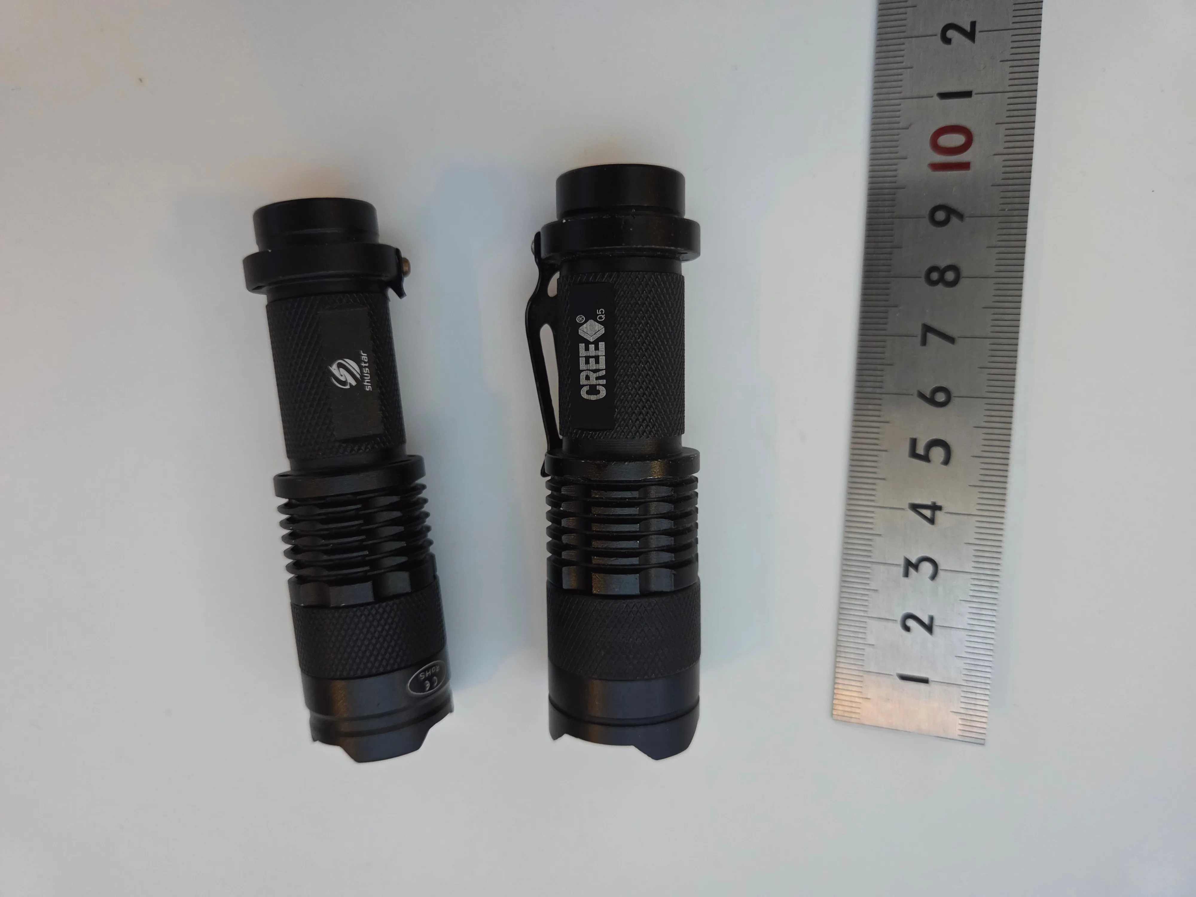 2x Compact Zoomable LED Flashlights Q5 Set image indicator(6)