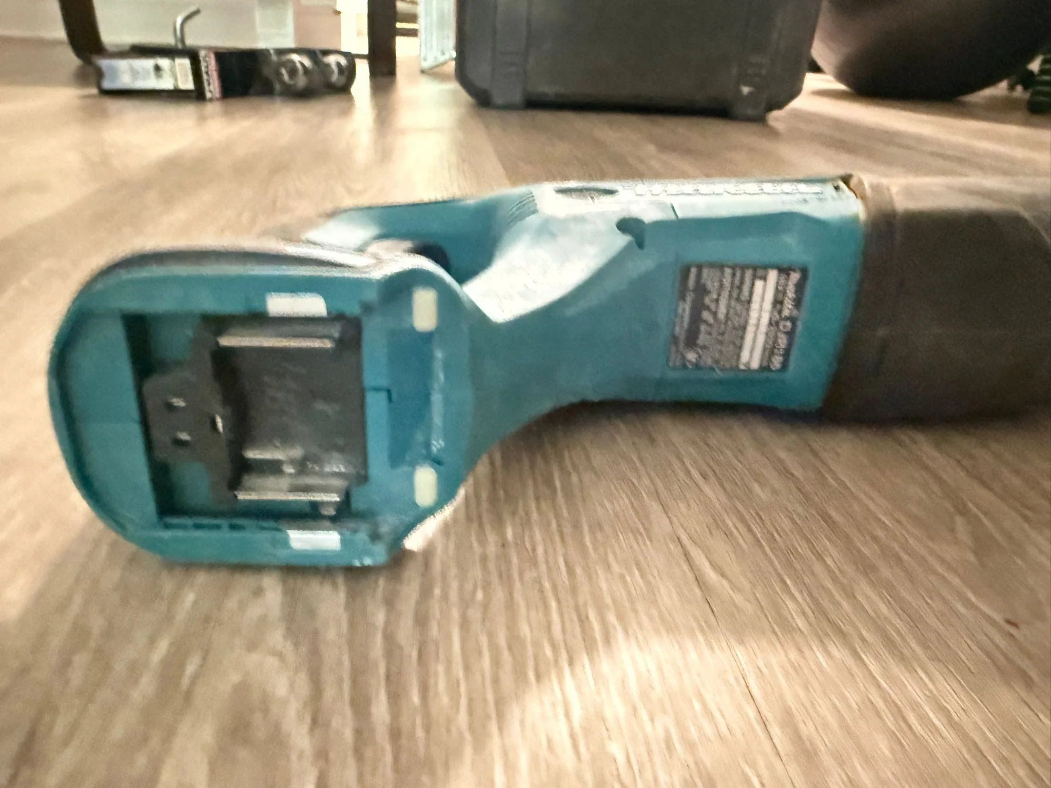 Makita DJR186 Cordless Saw thumbnail