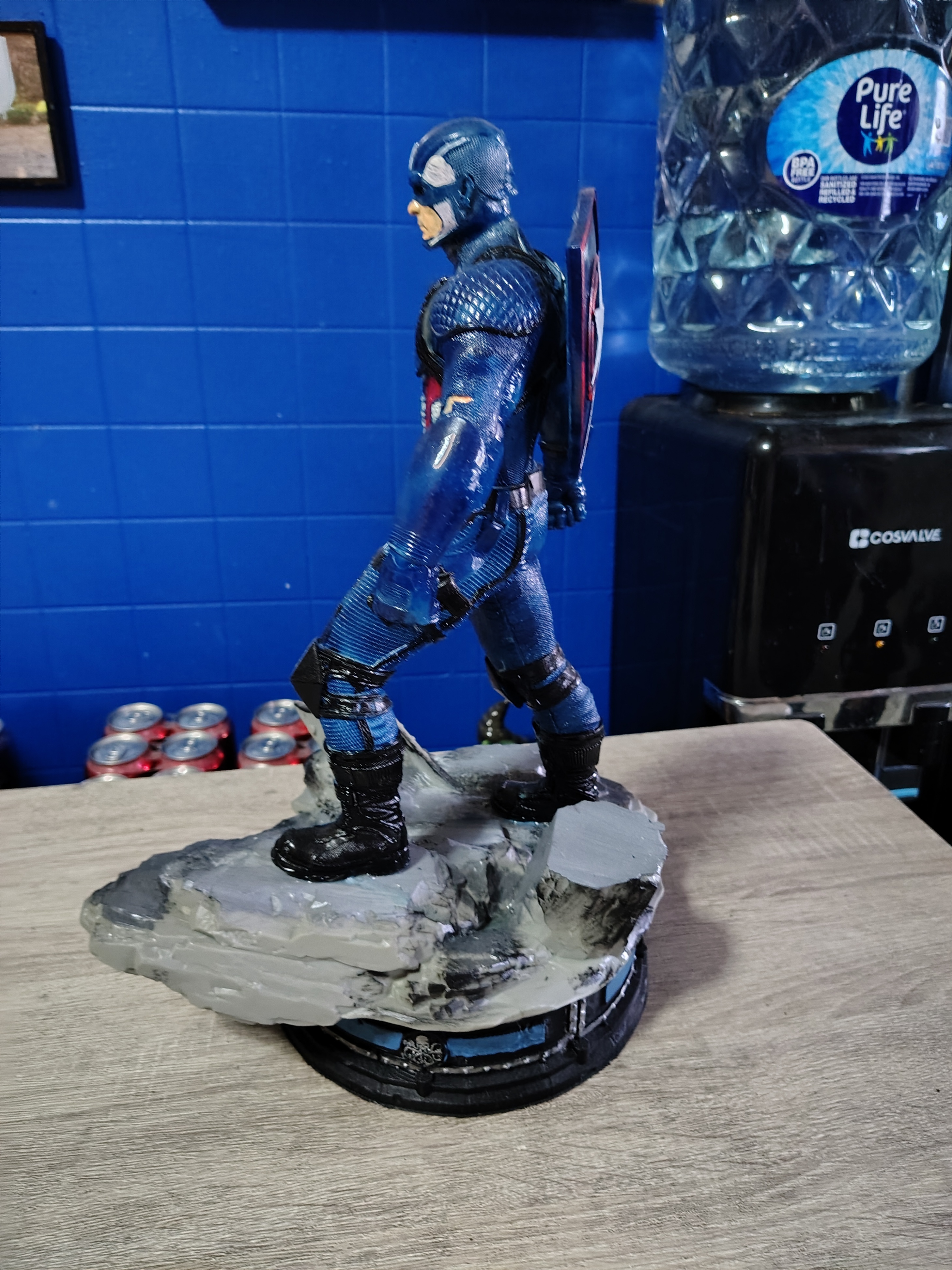 Captain America Figurine 15inches tall - photo 2