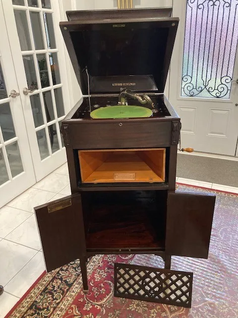 1920 Gerhard & Heintzman Phonograph image indicator(5)