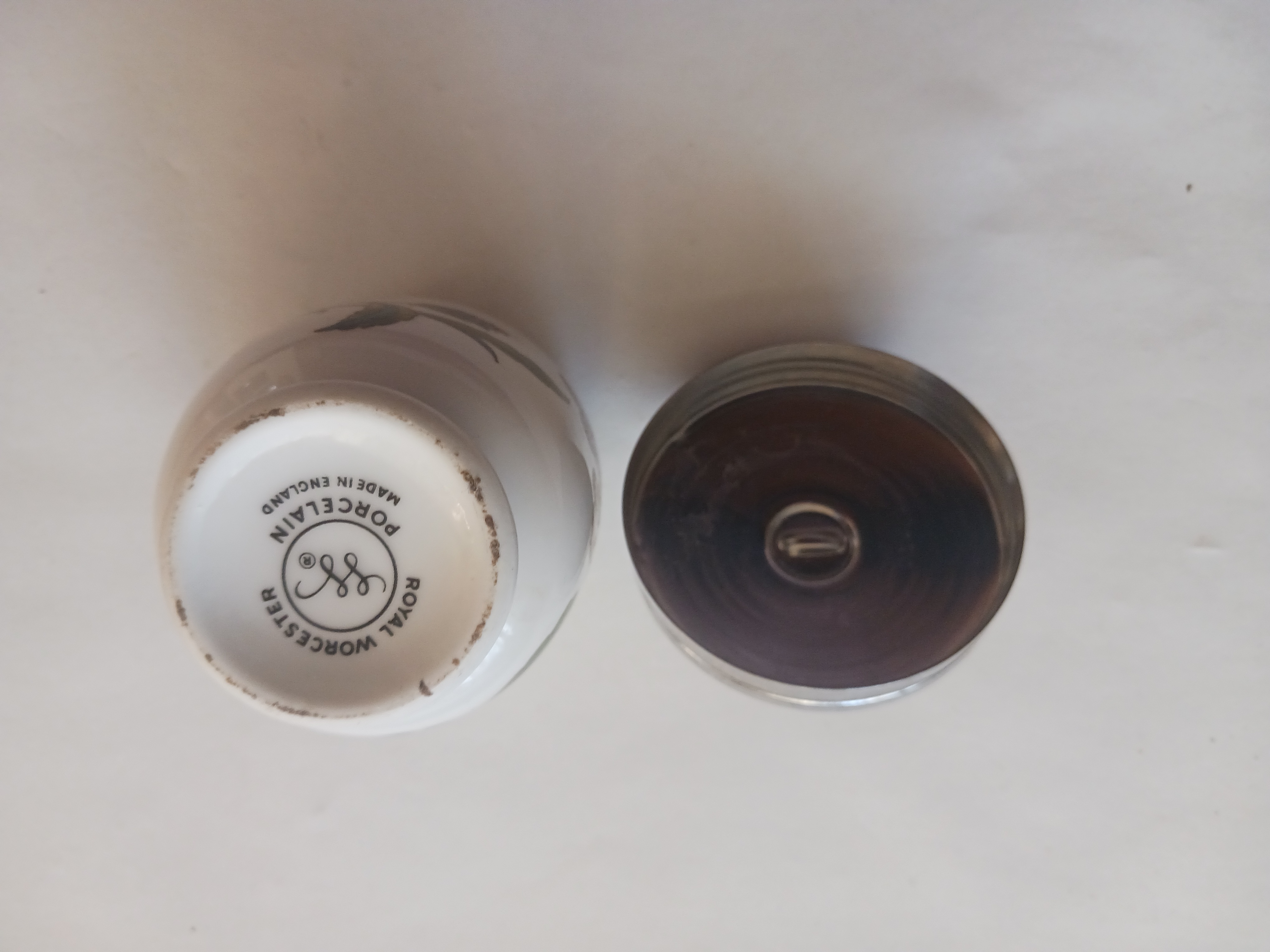 Vintage ROYAL WORCESTER Porcelain Egg Coddler England-Flowers - photo 2