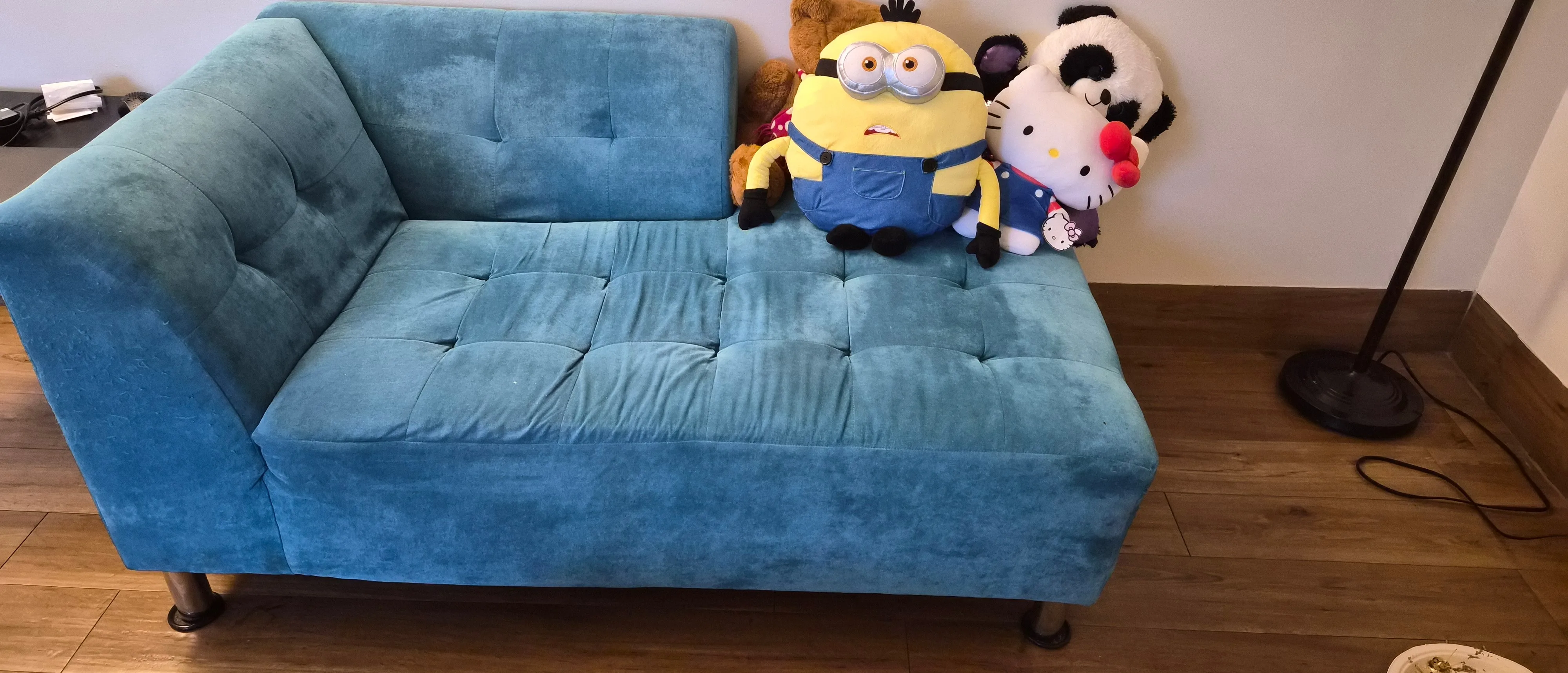 28 inches/ 40 inches good condition two seater sofa image indicator(2)