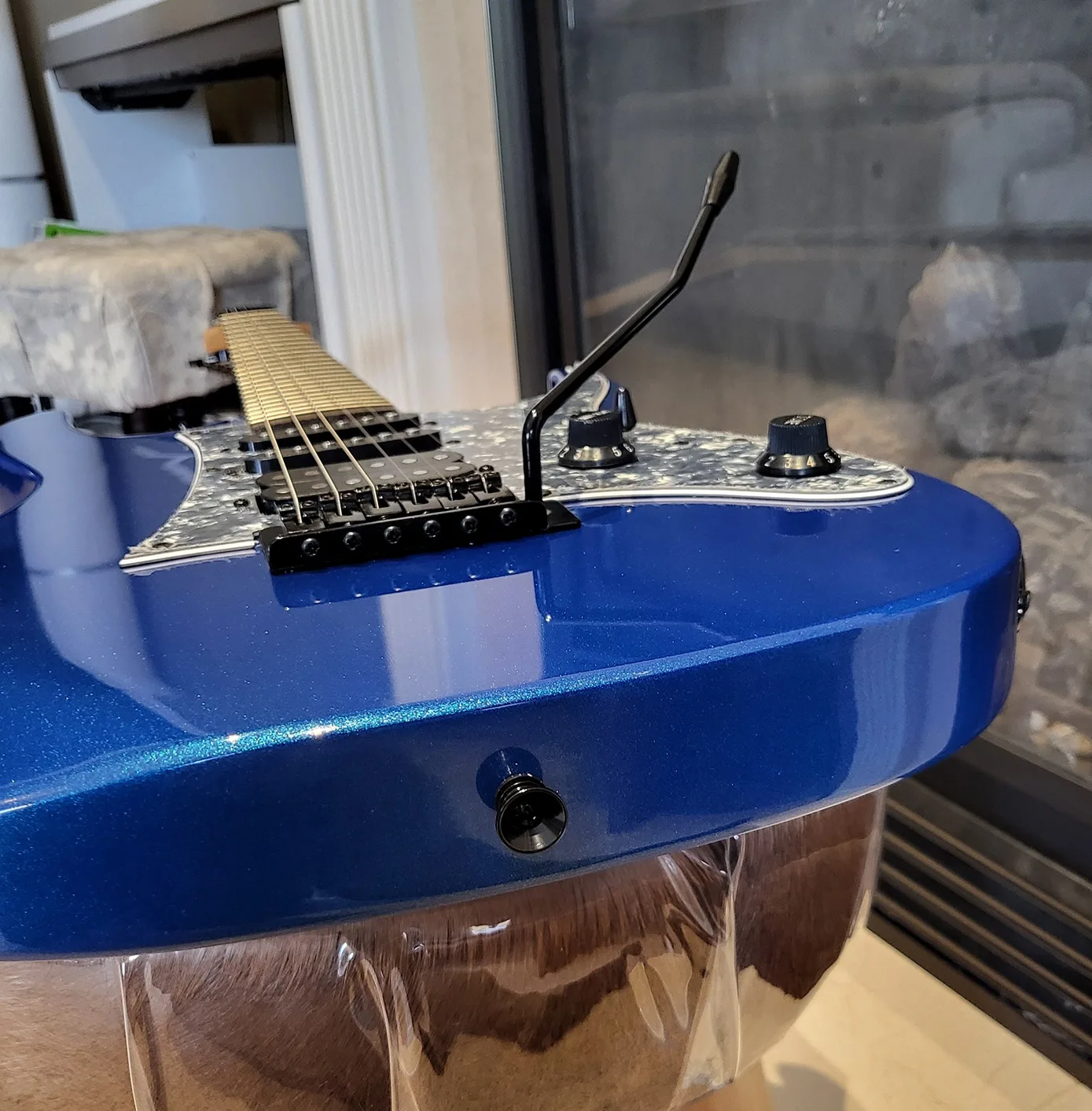 Brand New Full Size Electric Guitar – Blue Finish, HSS, Tremolo image indicator(4)