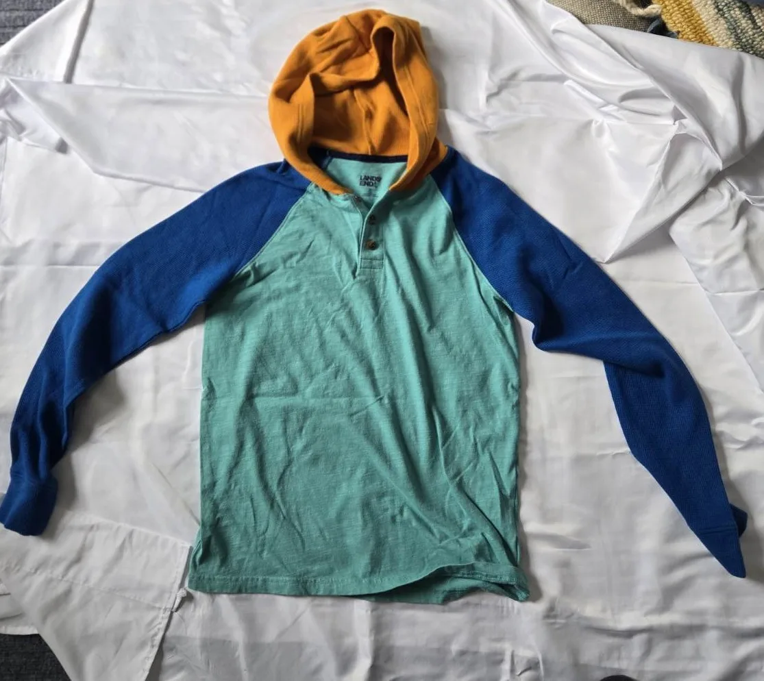 Teen Clothing - Gap, Jcrew, Vineyard, Uniqlo and More image indicator(4)