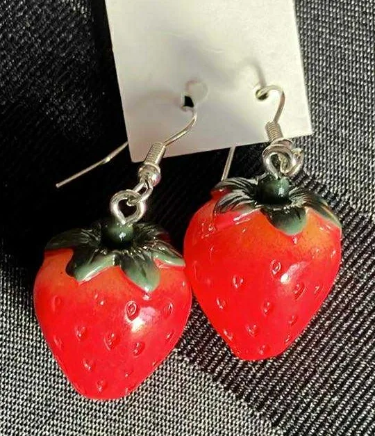 Resin Strawberry Earrings (New)