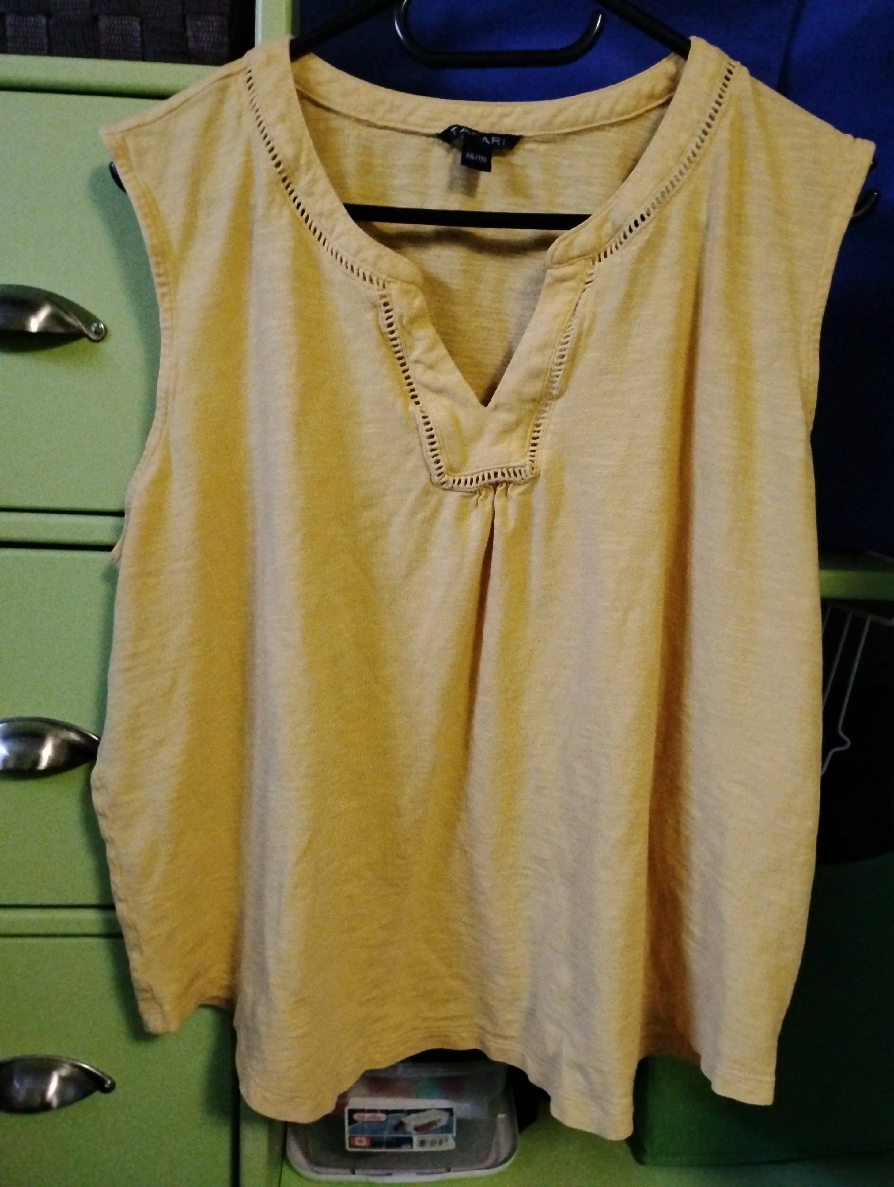 Tahari Women’s Sleeveless T-Shirt — XXL (Good Condition) thumbnail