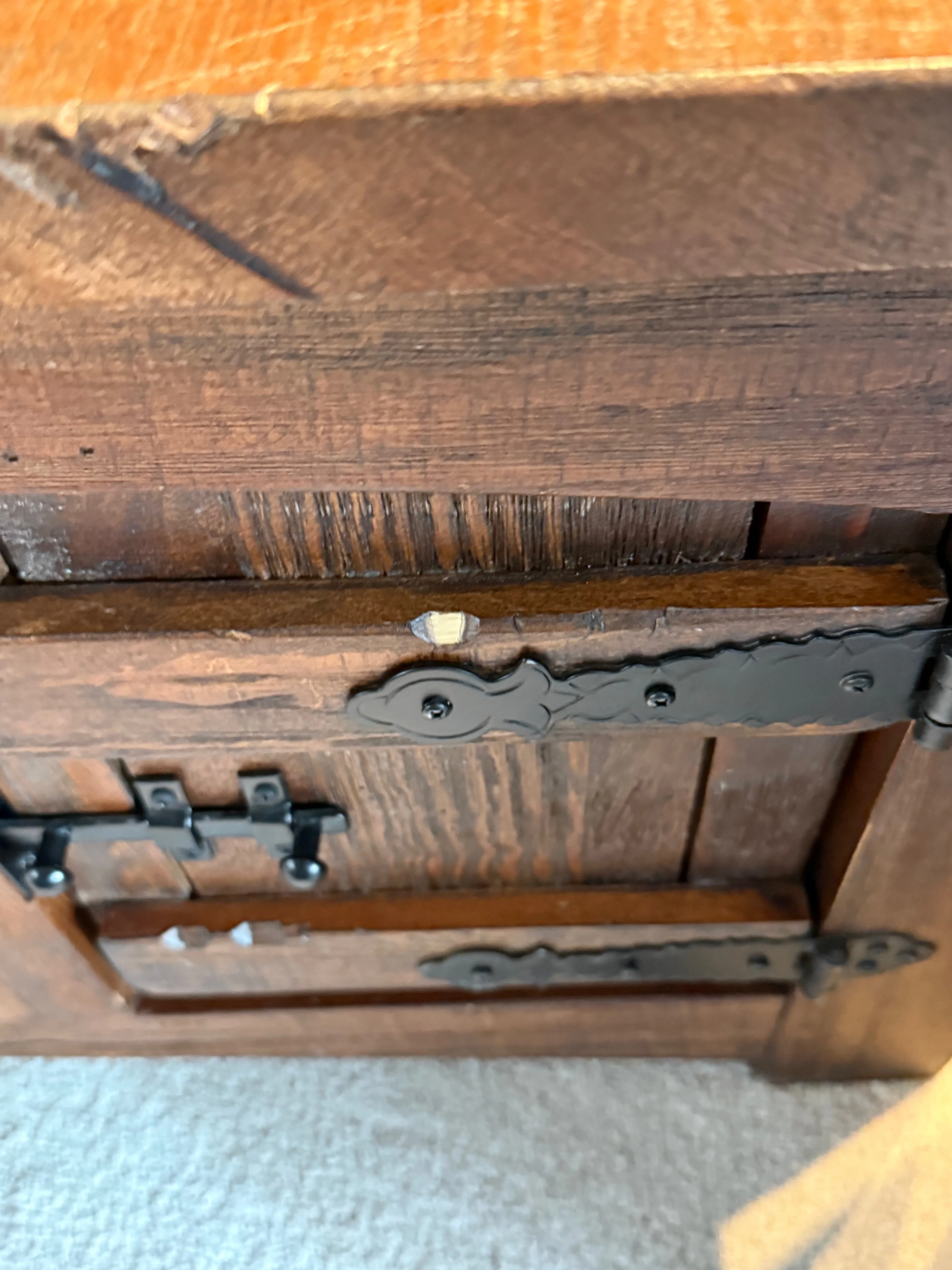 Coffee table and matching end tables image indicator(6)