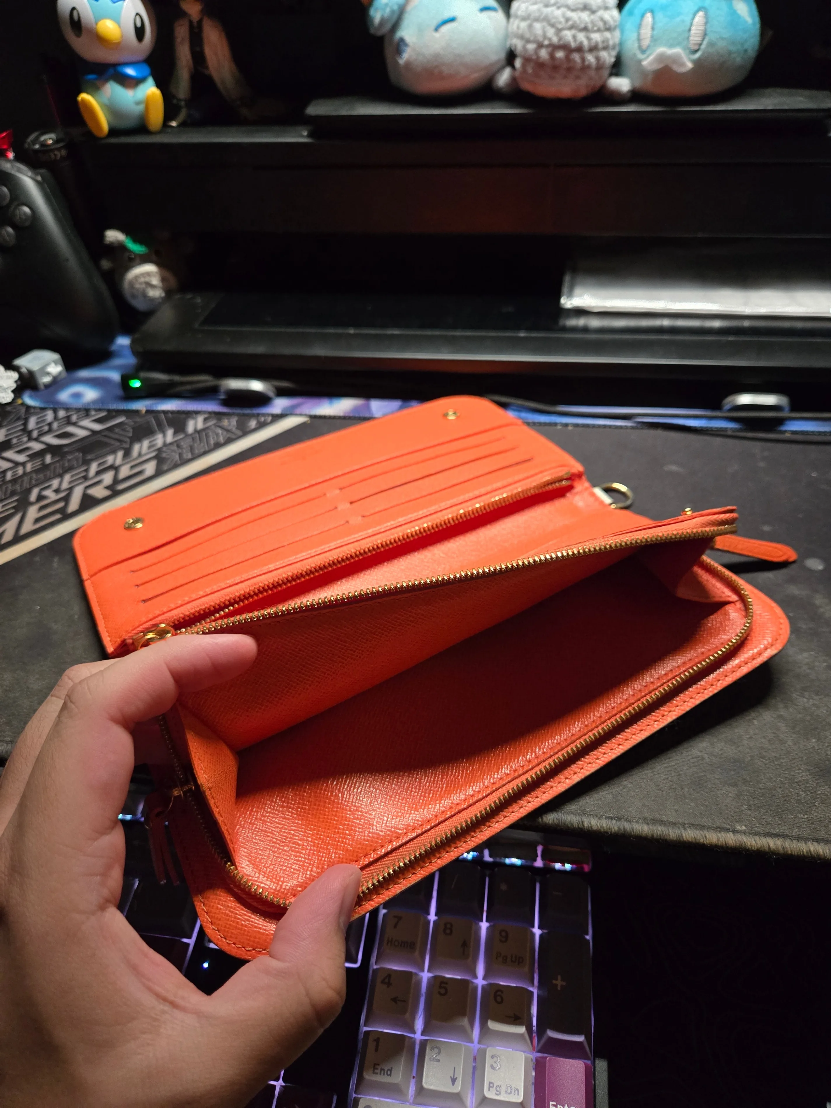 LV Multi-colour wallet (Authentic Used) image indicator(3)