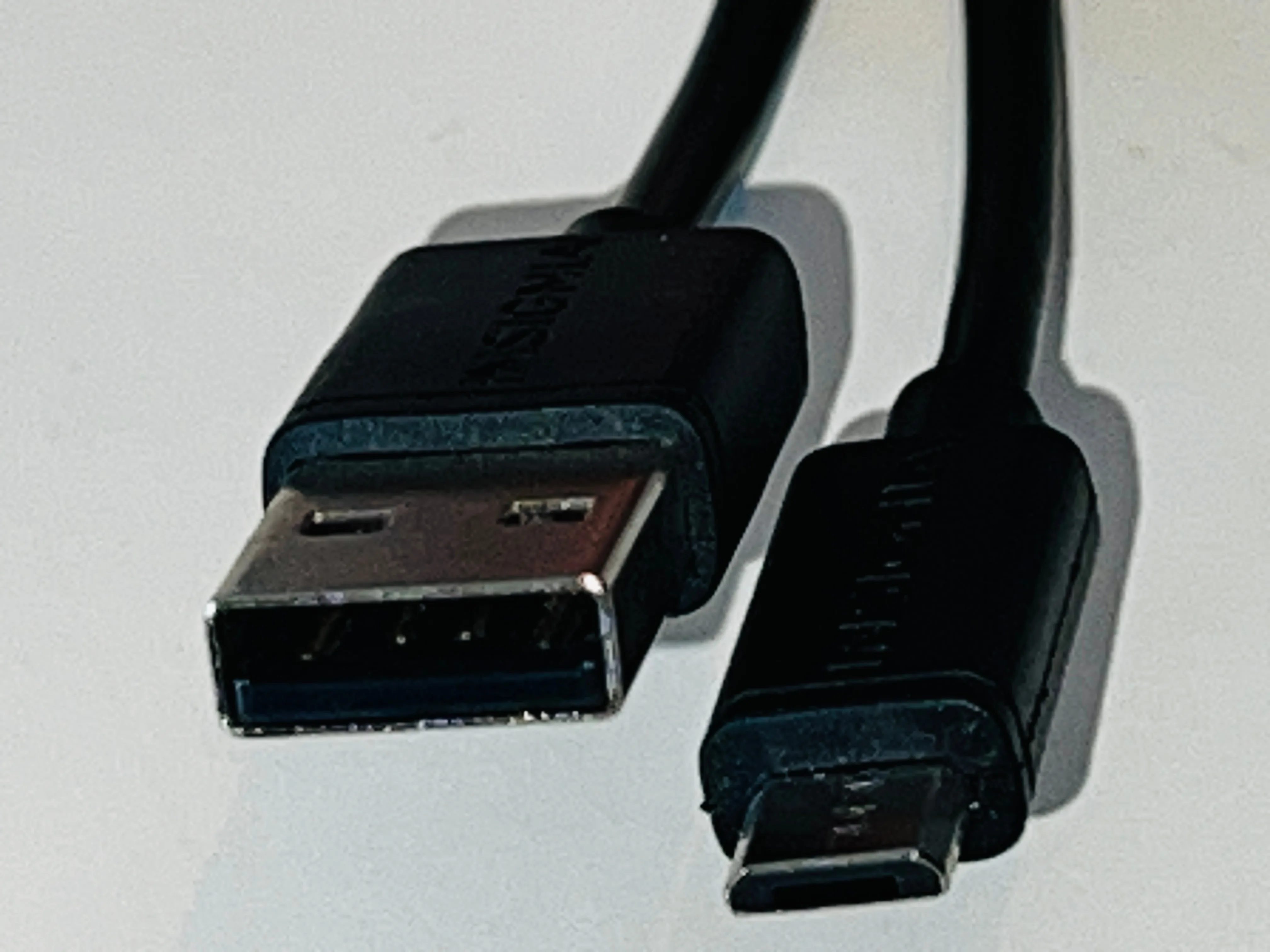 USB 2.0 to micro-b cable for charging and data transfer image indicator(2)