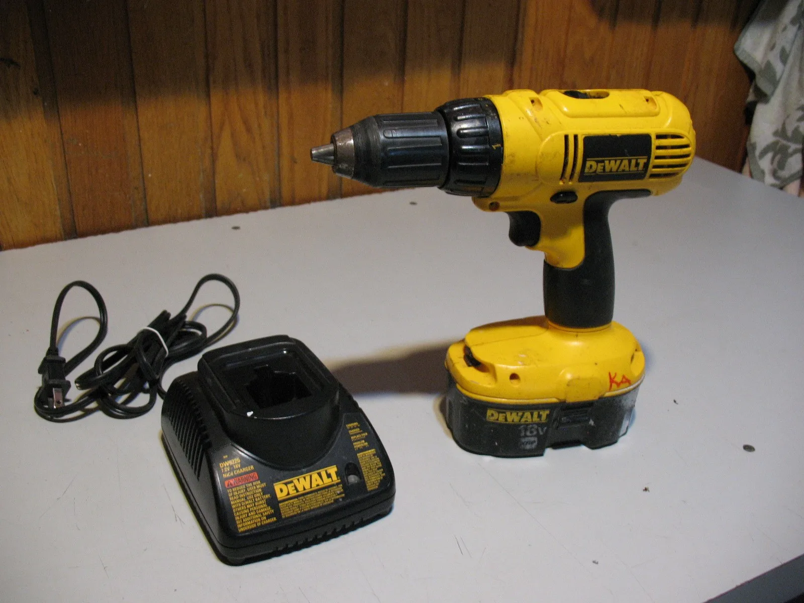 DeWalt 18 Volt Drill Package image indicator(4)