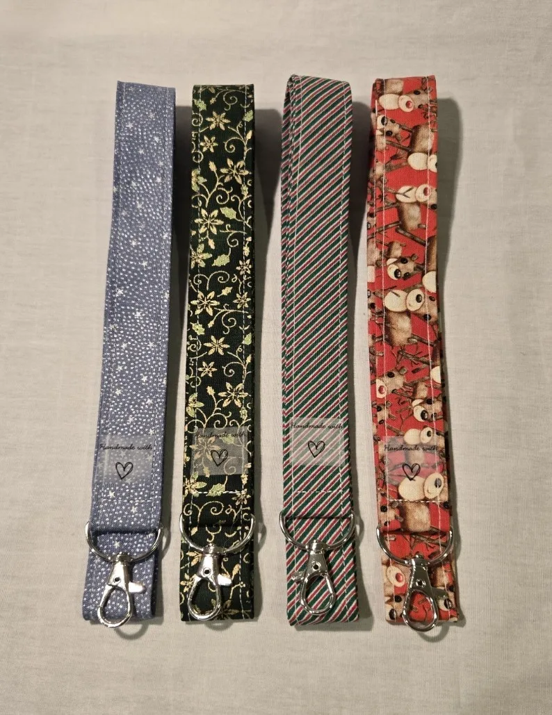 Handmade Lanyards and Attachments image indicator(2)