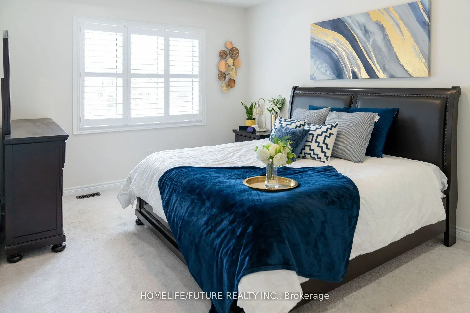 Stunning Executive Townhome • Premium Upgrades! image indicator(3)