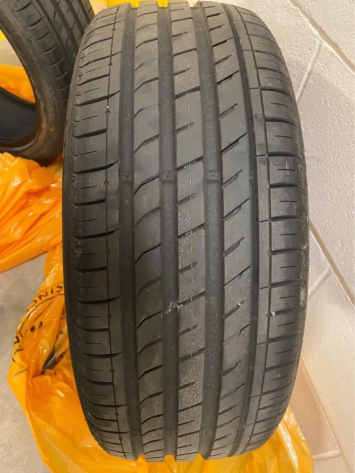 Nexen 215/45ZR18 Tire image indicator(4)