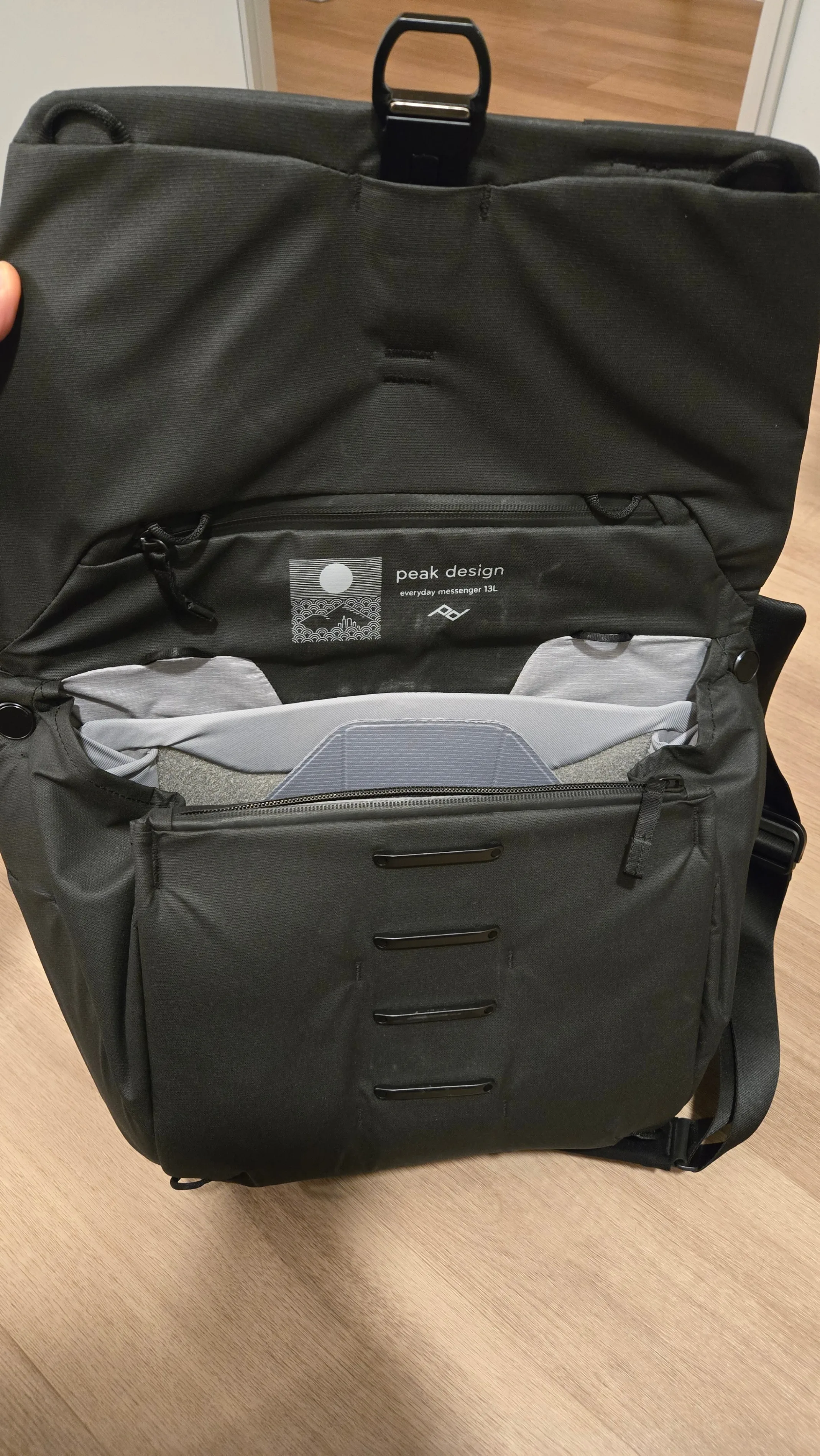 Peak Design - everyday messenger bag 13L image indicator(6)