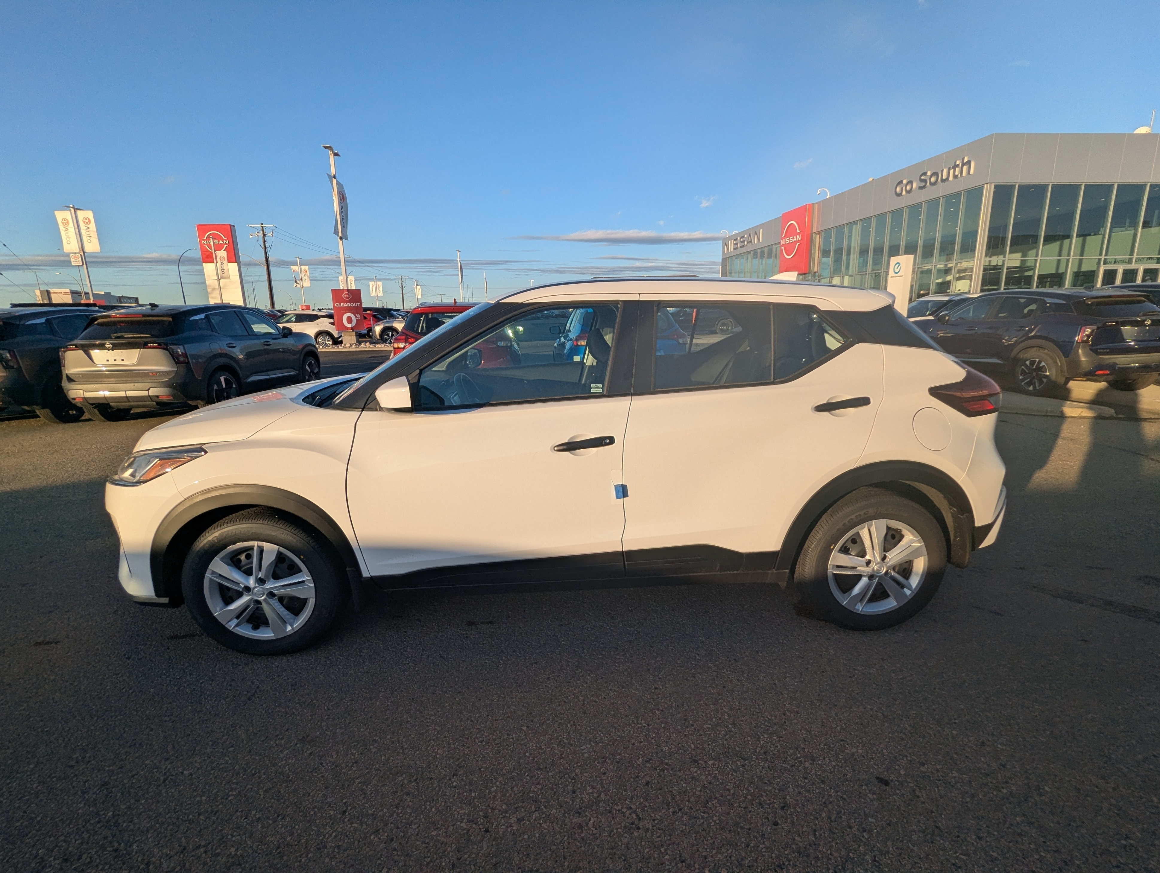 2025 Nissan Kicks Play S - photo 2