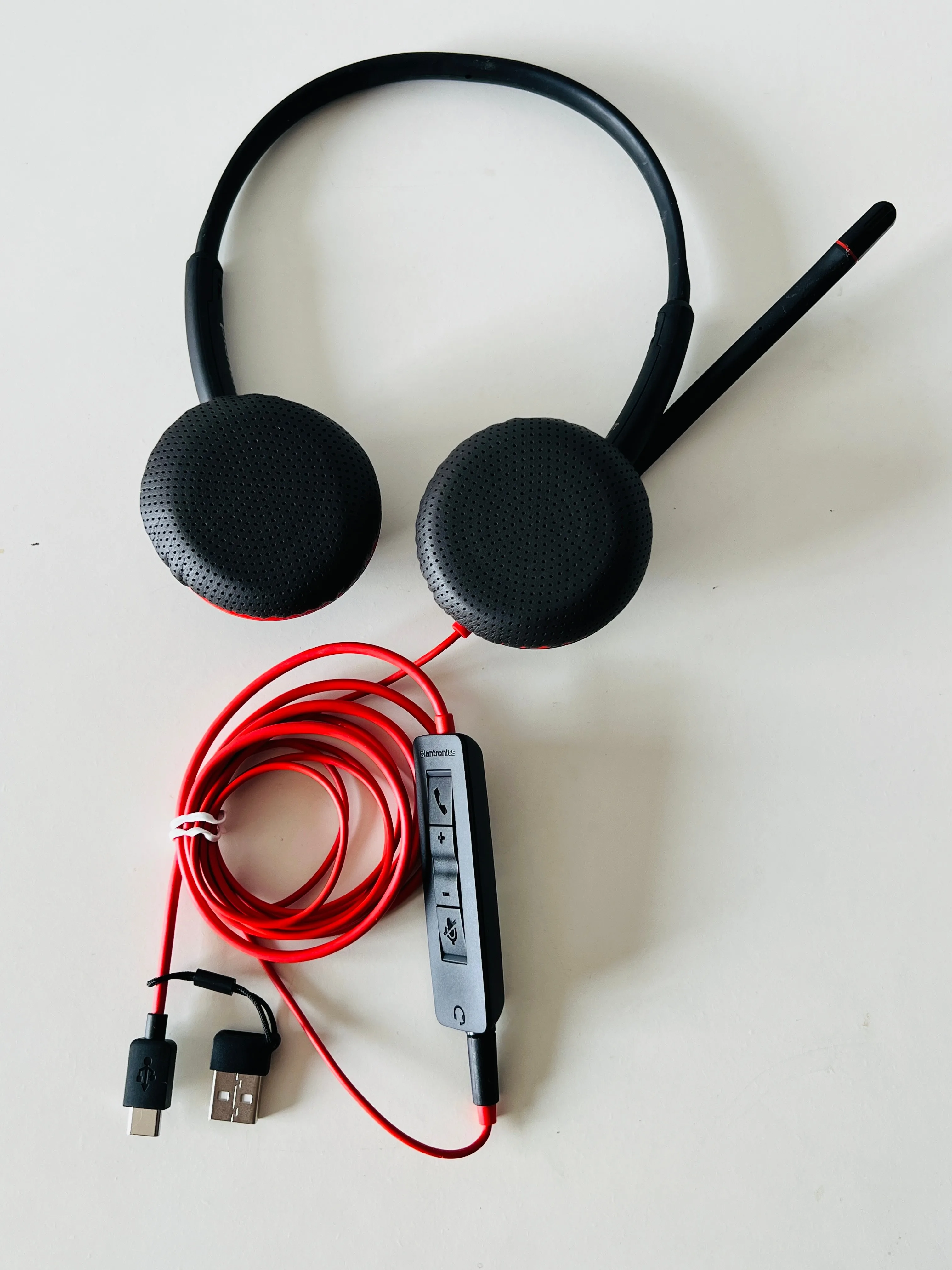 Plantronics Headset with USB-A USB-C and inhand volume controls