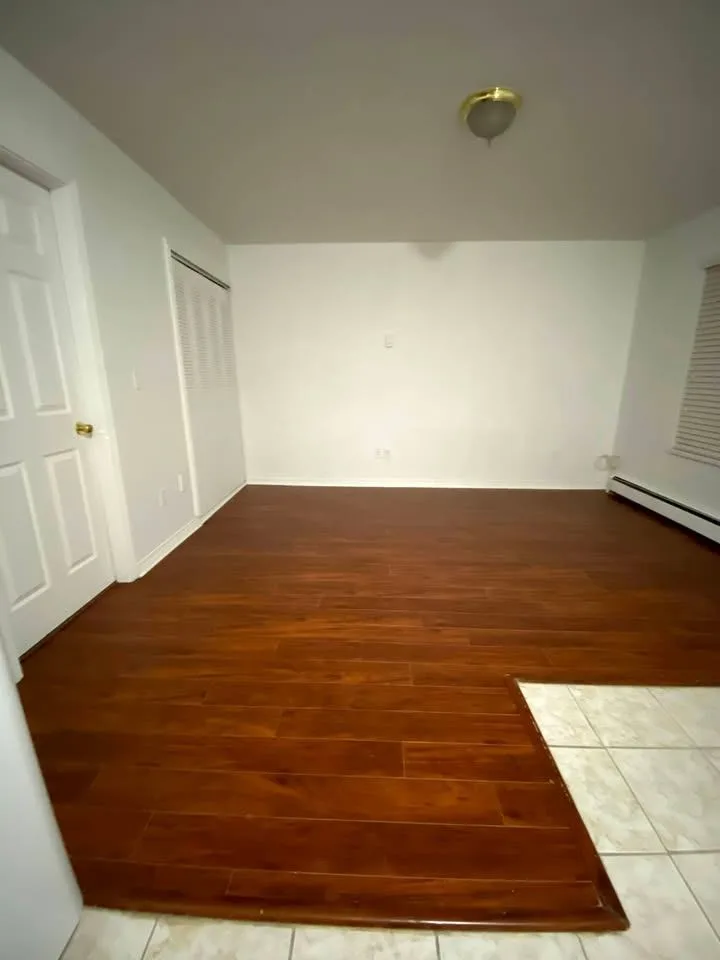 Ground level 2 Bedroom Basement image indicator(6)