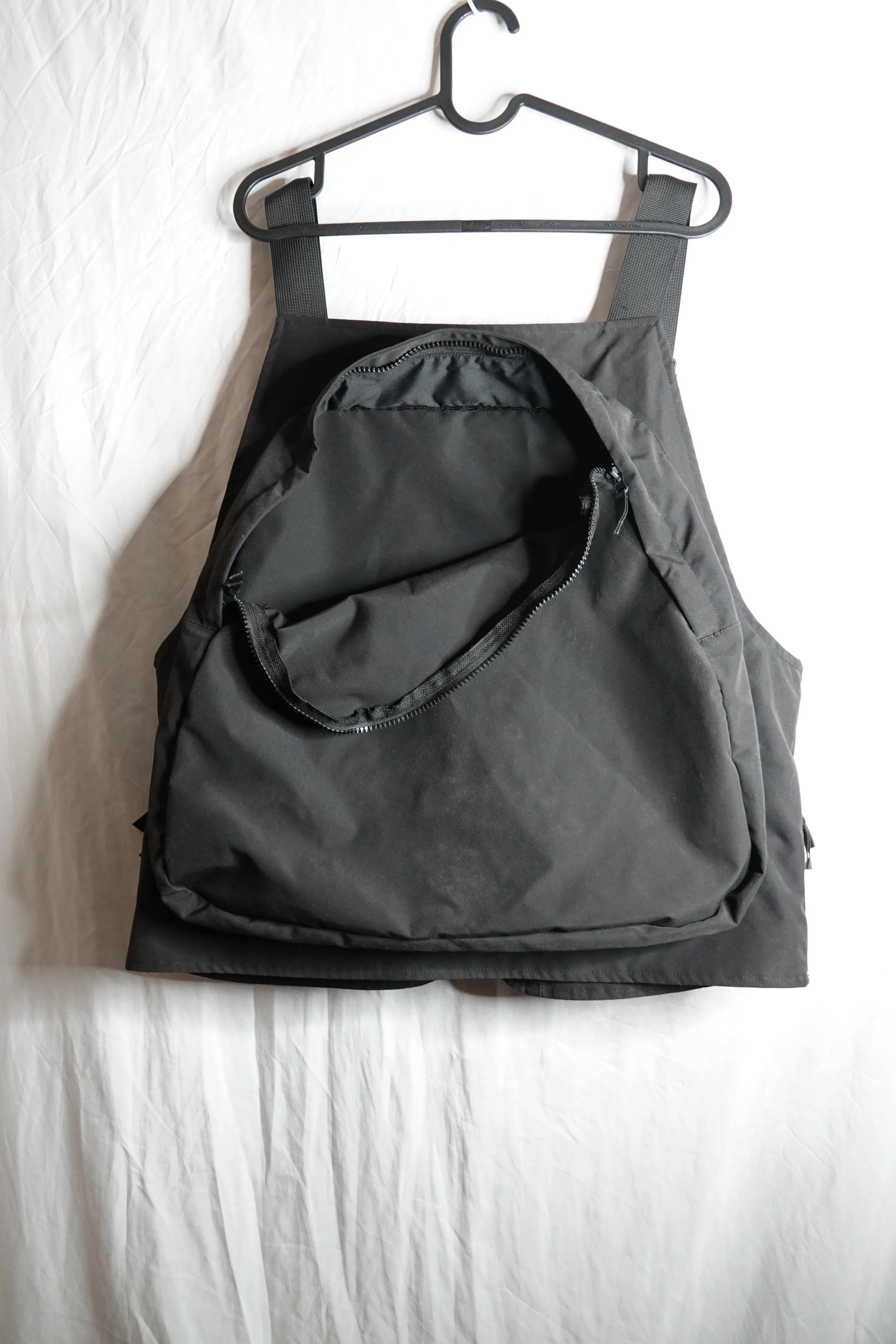 Zara Utility Vest – Black, Size L image indicator(2)