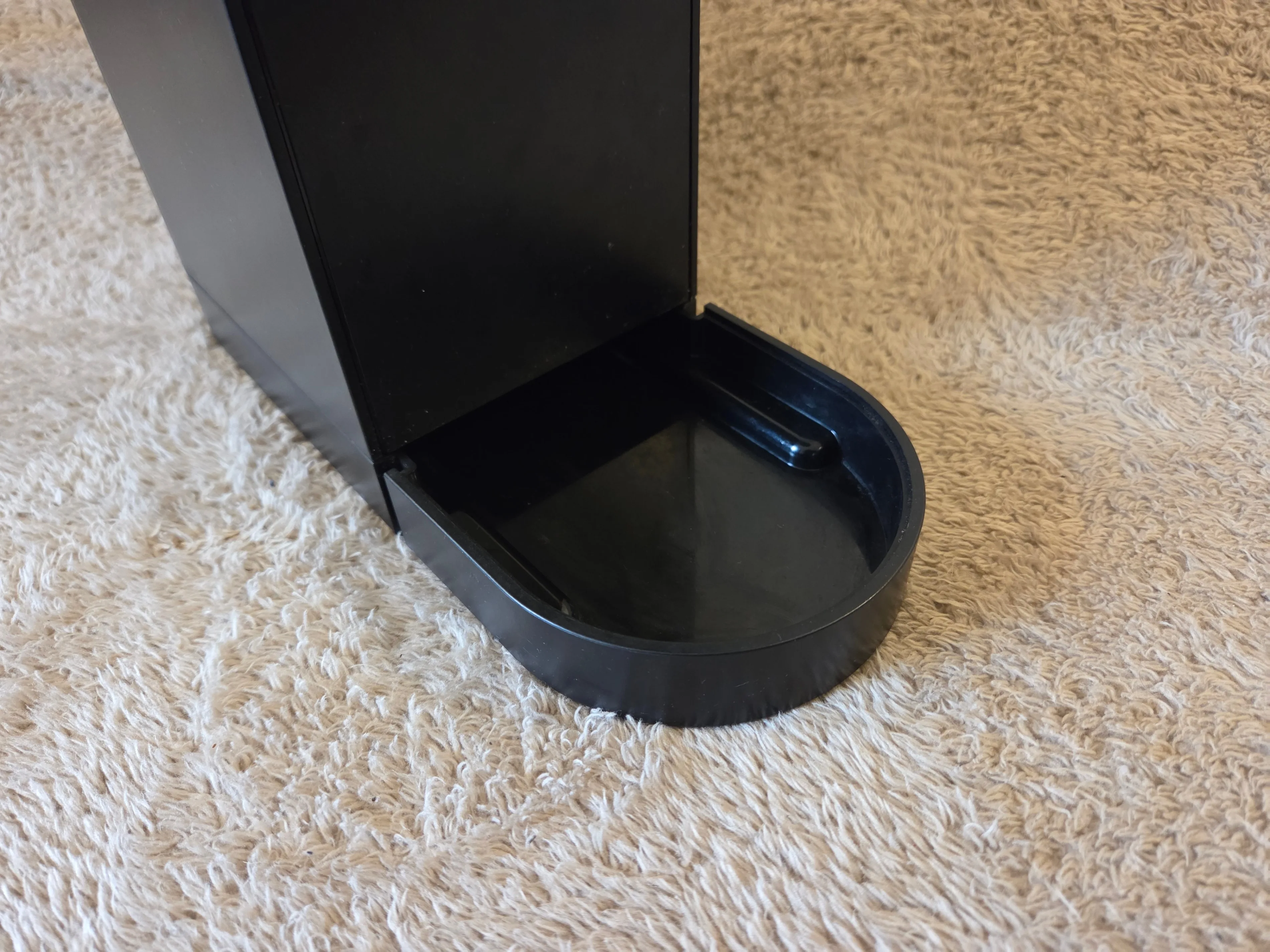 Keurig compact K-Cup coffee maker, black image indicator(7)