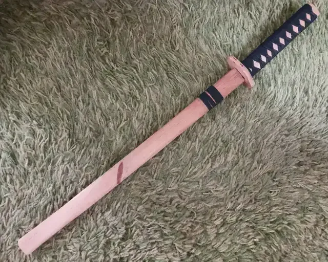 Japanese Bokken Wooden Sword 55 cm Blade c/w Wooden Sheath image indicator(2)