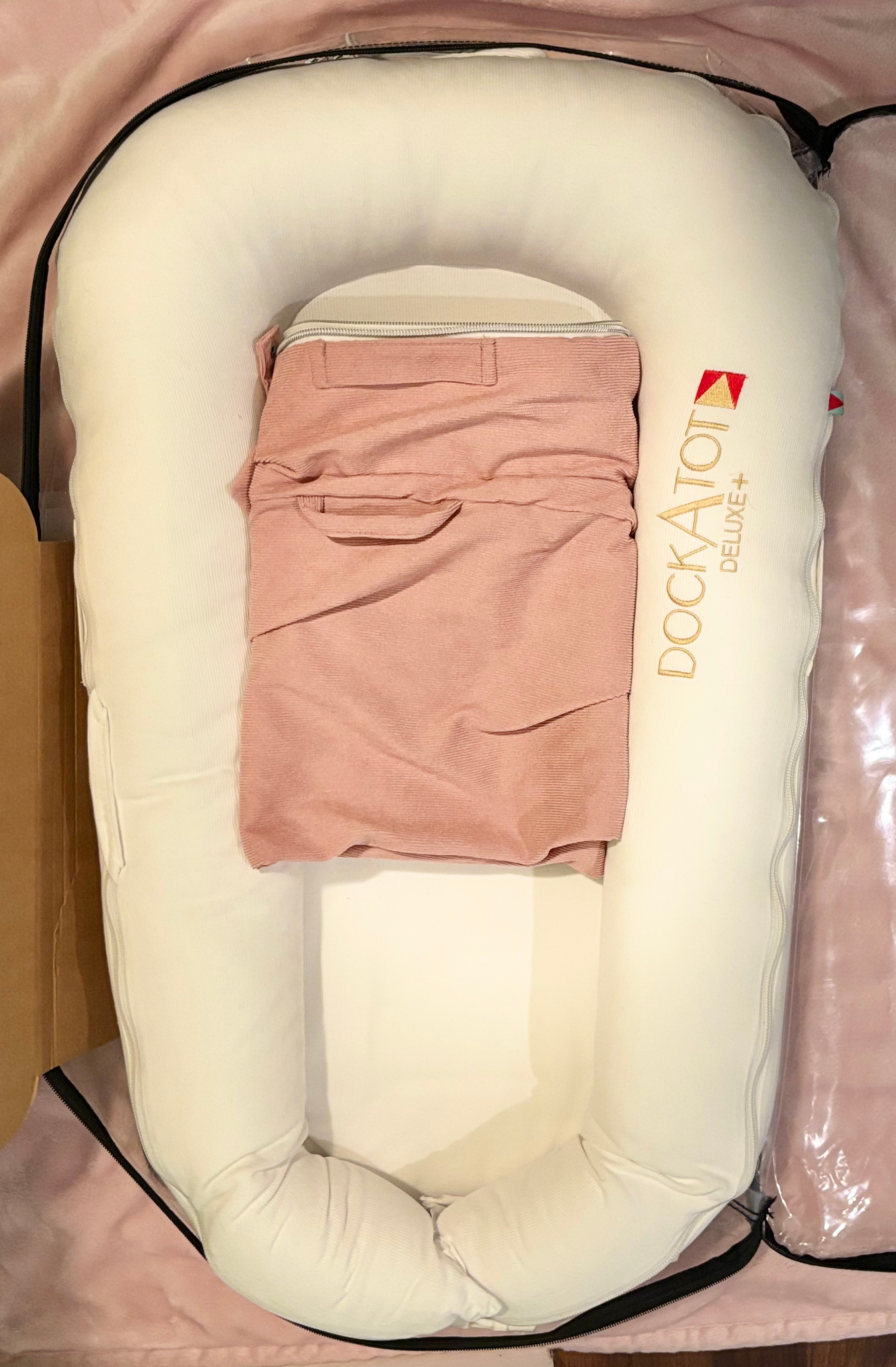 White Deluxe+ DockATot w Pink Cover  — GREAT condition - photo 2