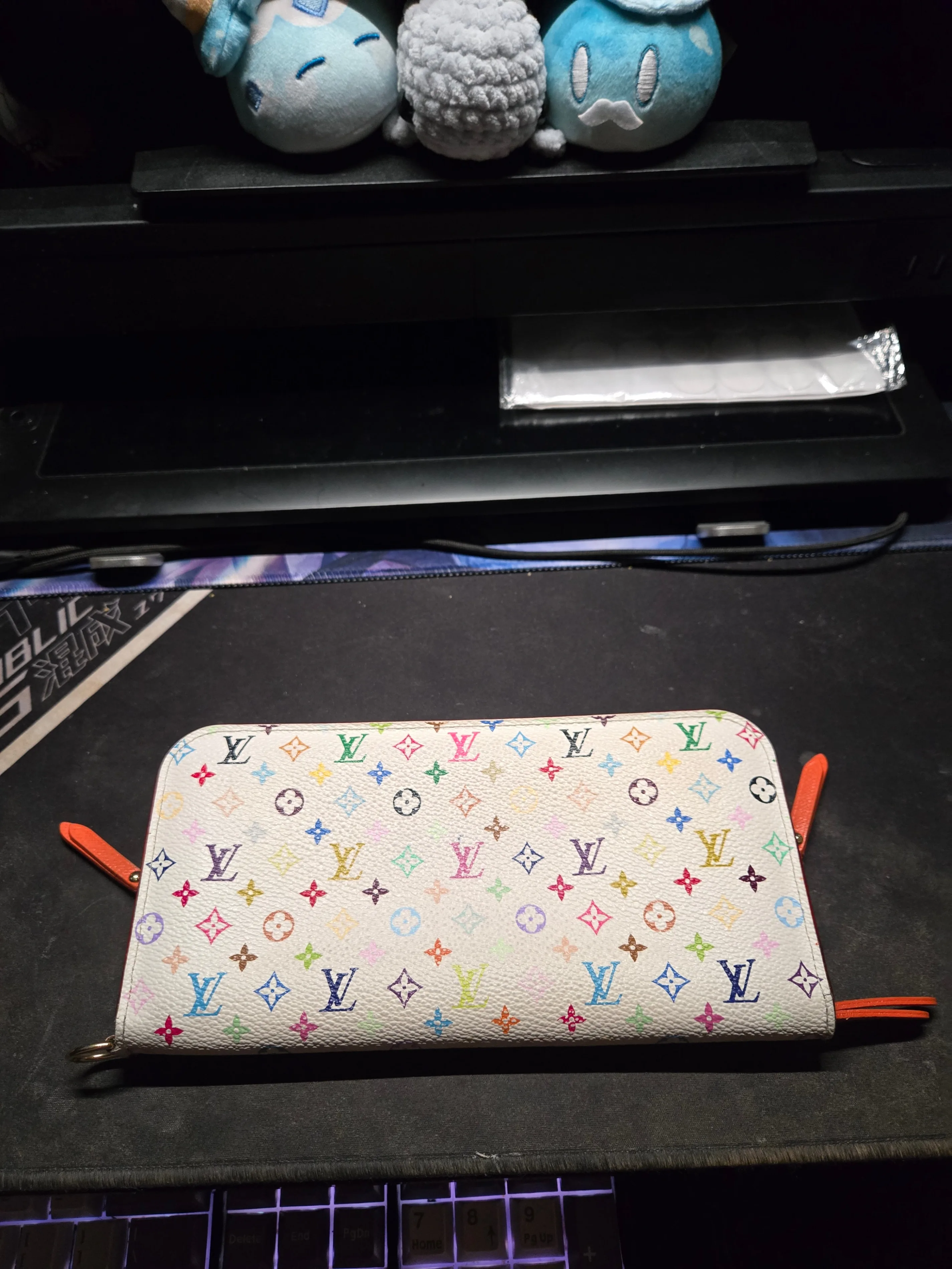 LV Multi-colour wallet (Authentic Used)