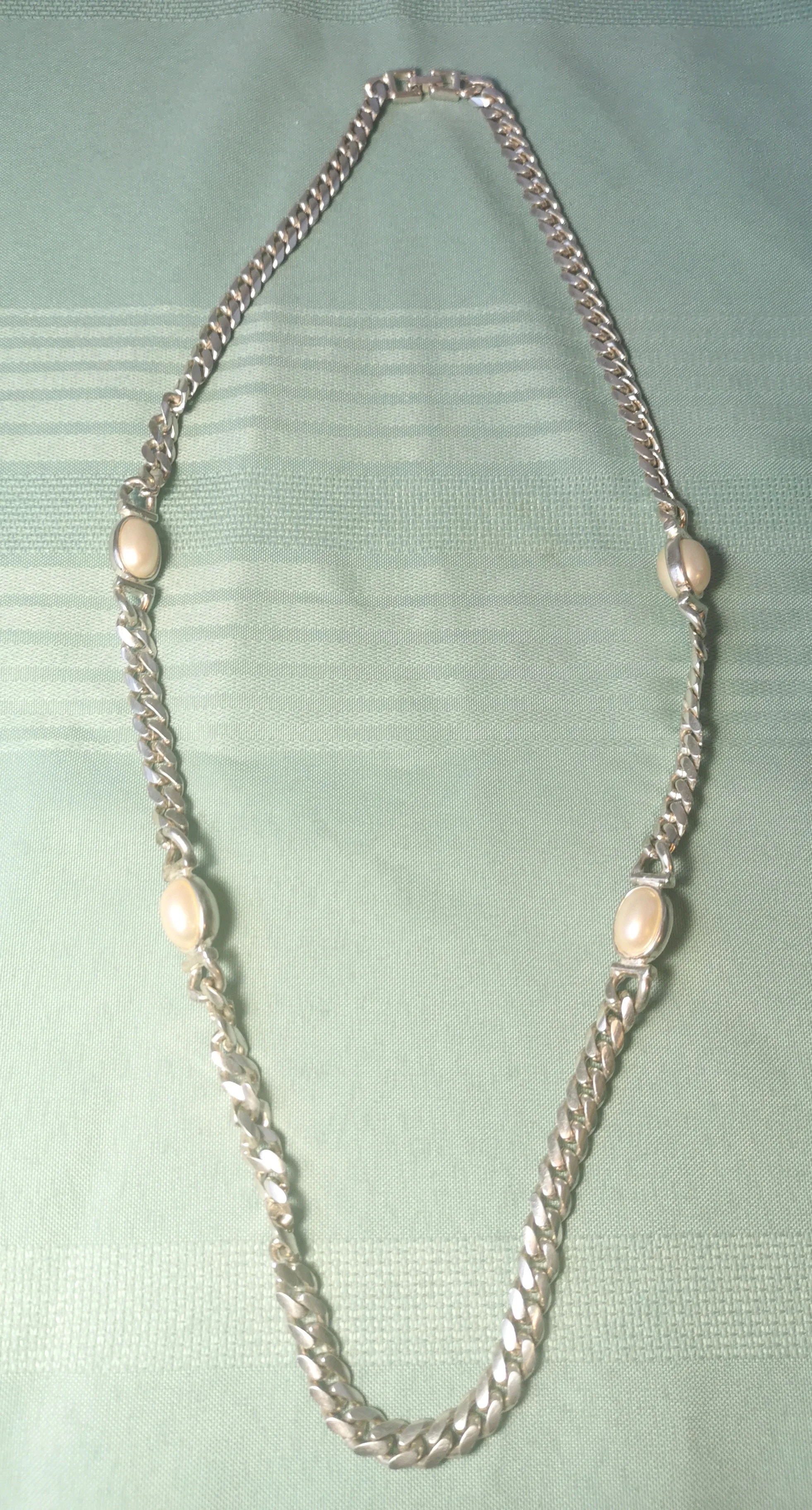 Necklace Silver Tone Chain & Faux Pearl Station Vintage 80sStyle image indicator(4)