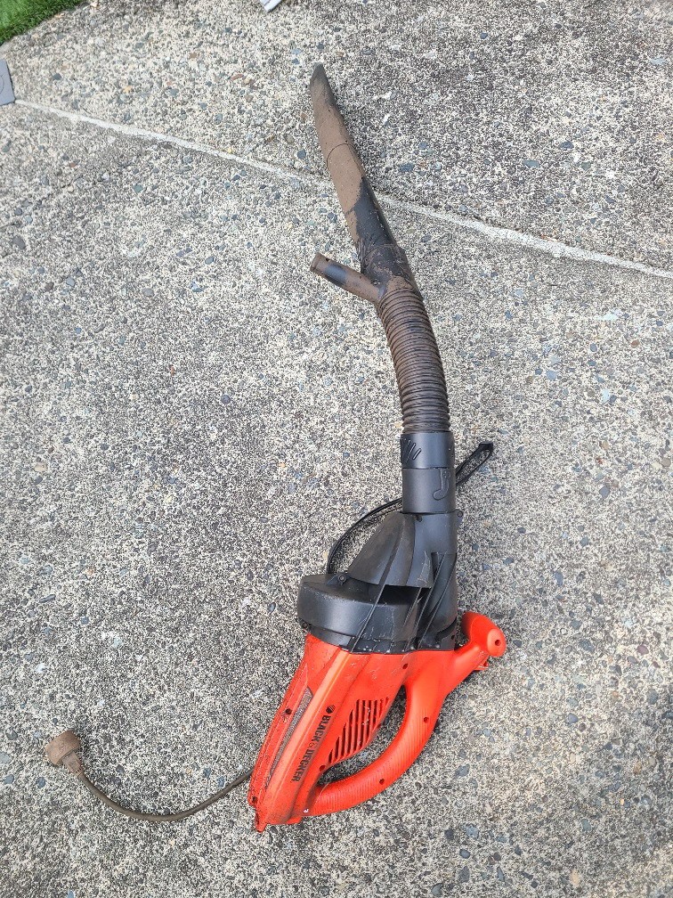 Black&Decker electric leaf blower