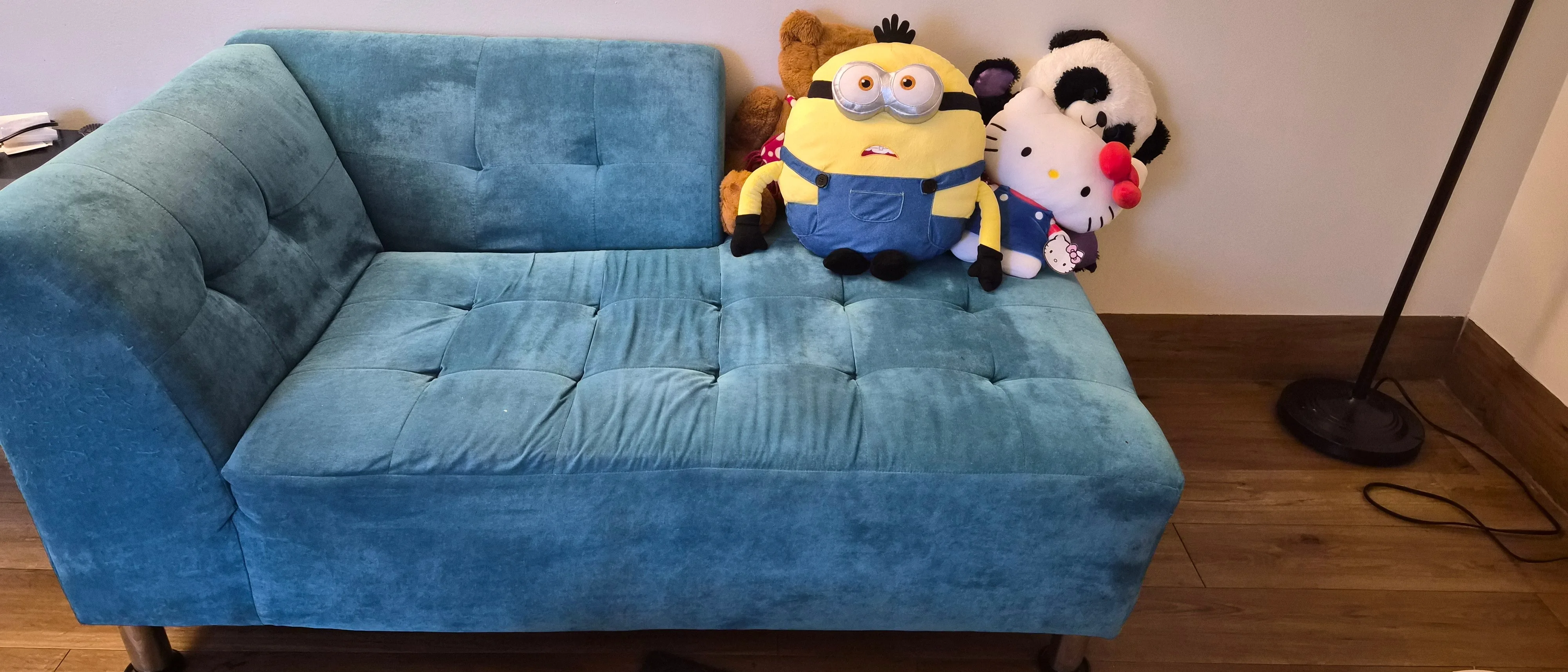 28 inches/ 40 inches good condition two seater sofa image indicator(3)