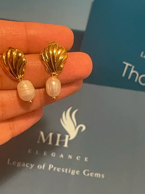 18k Gold Plated Glam Shell Earrings image indicator(5)