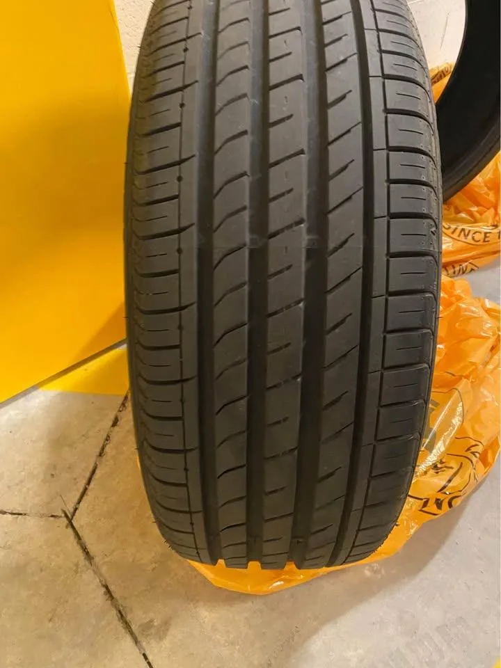 Nexen 215/45ZR18 Tire image indicator(3)