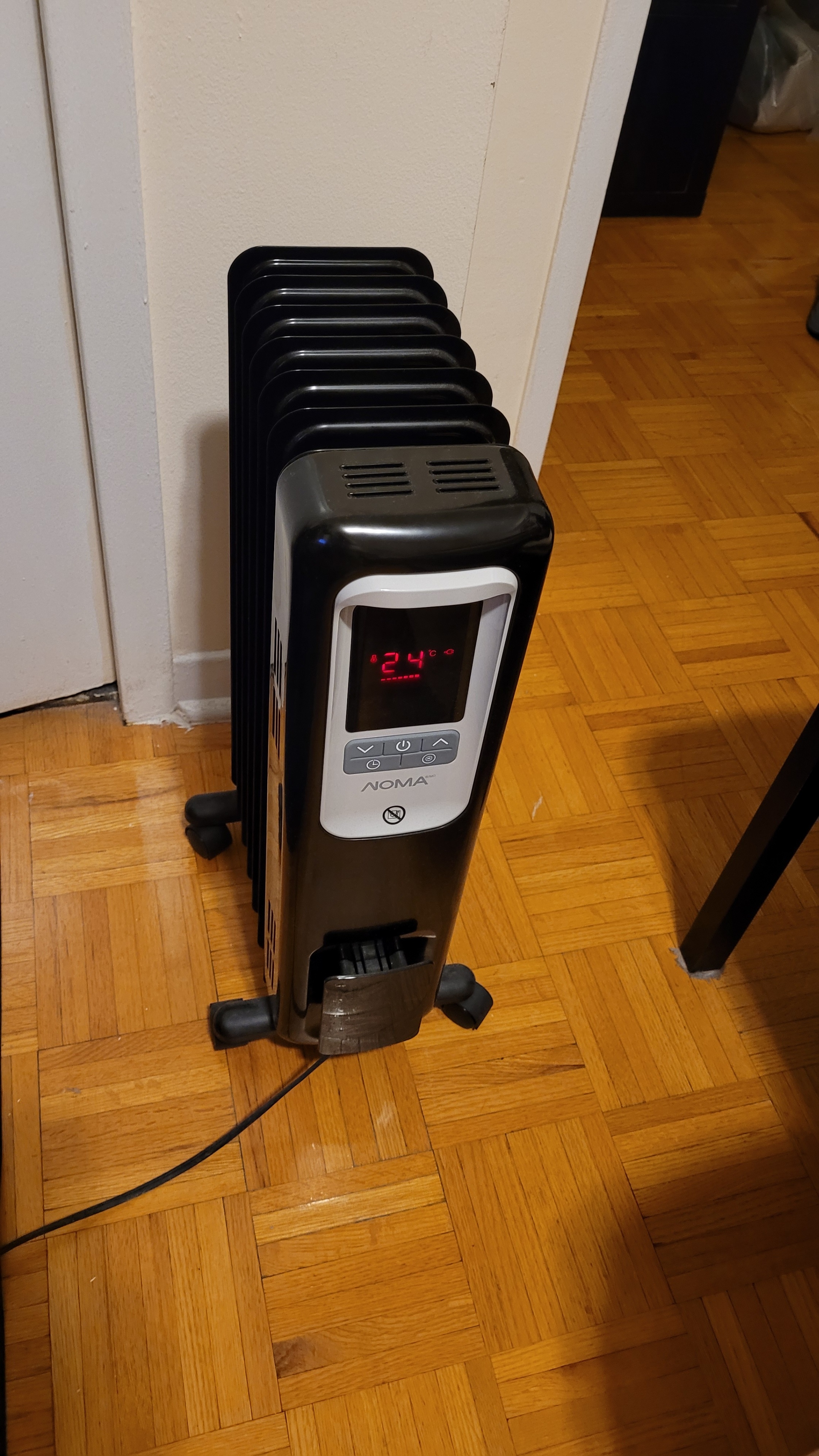 NOMA Digital LED Oil Filled Radiator with Adjustable Thermostat - photo 2