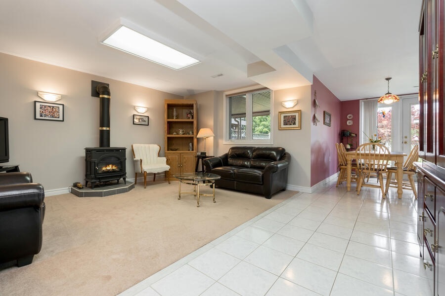1 PRIVATE ROOM WITH PARKING AVAILABLE FROM JAN 1 - photo 2