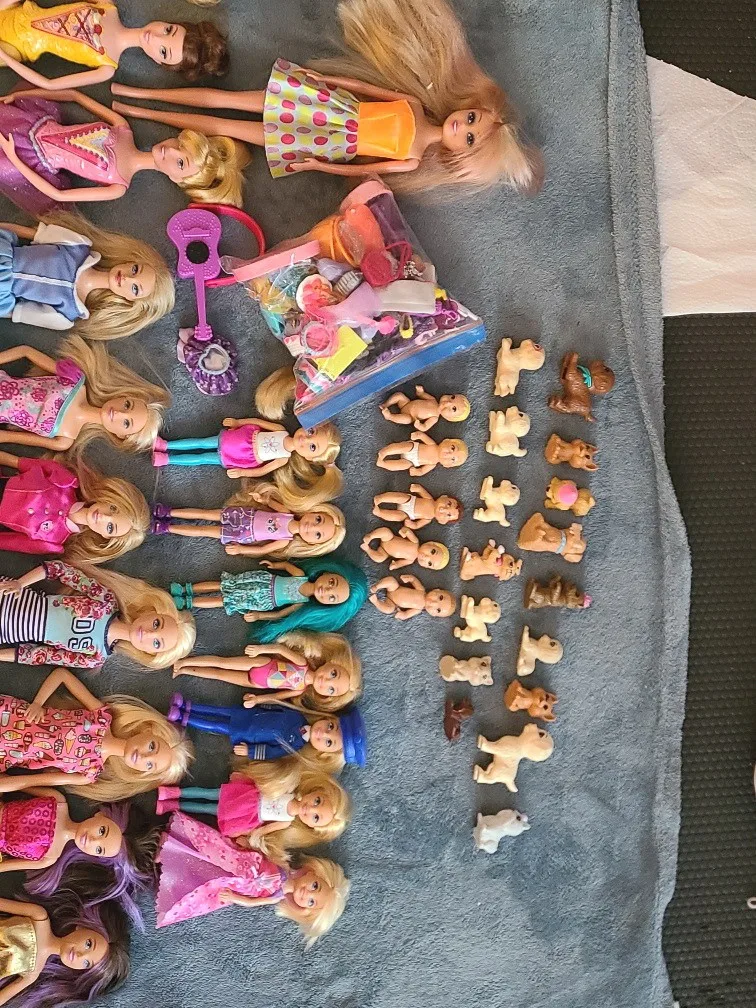 Large LOT of barbie dolls & accessories & more. image indicator(2)