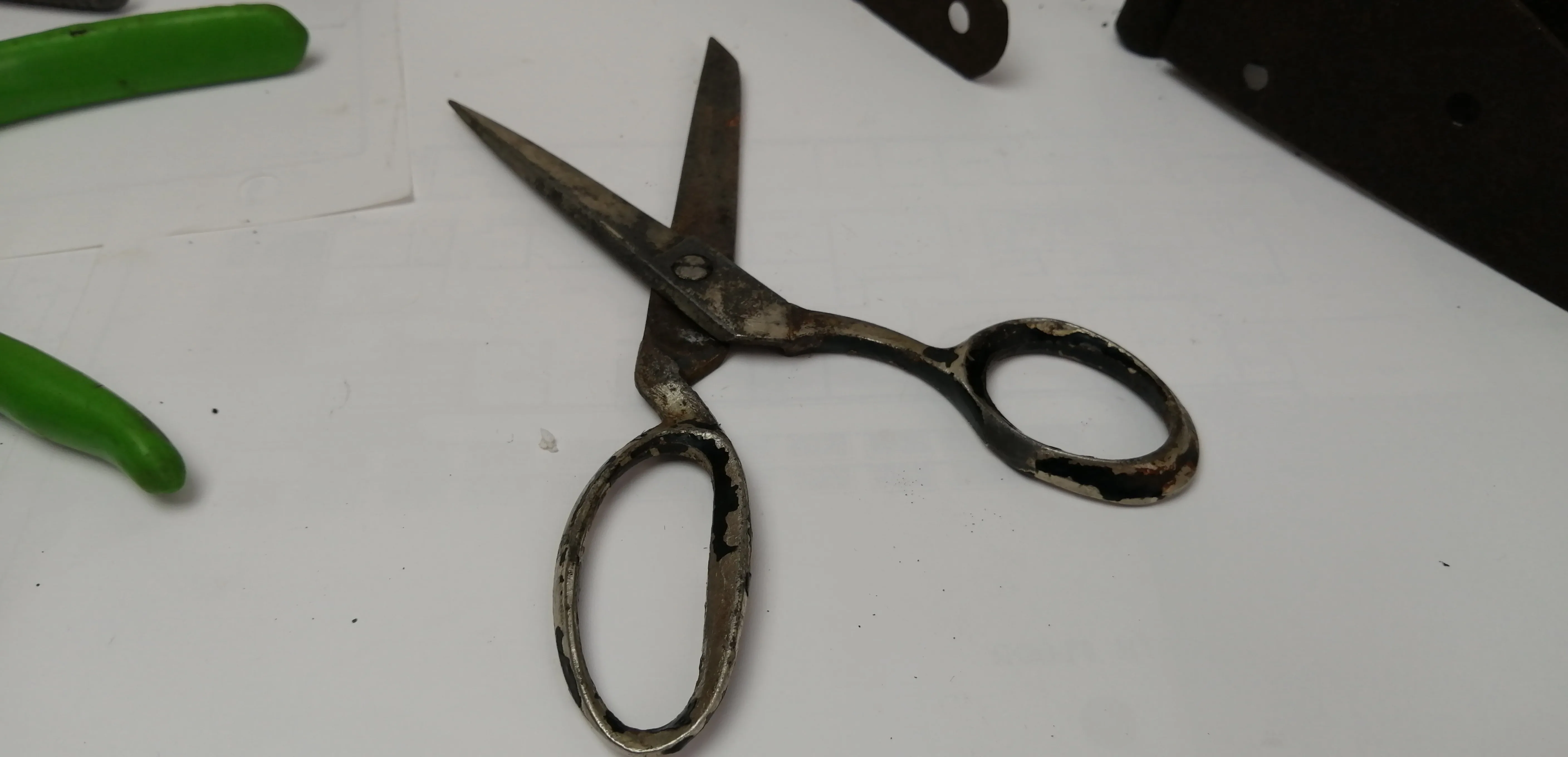 Vintage Garden Farm Lot Garden Sheers Scissors Sprinkler Hinges image indicator(7)