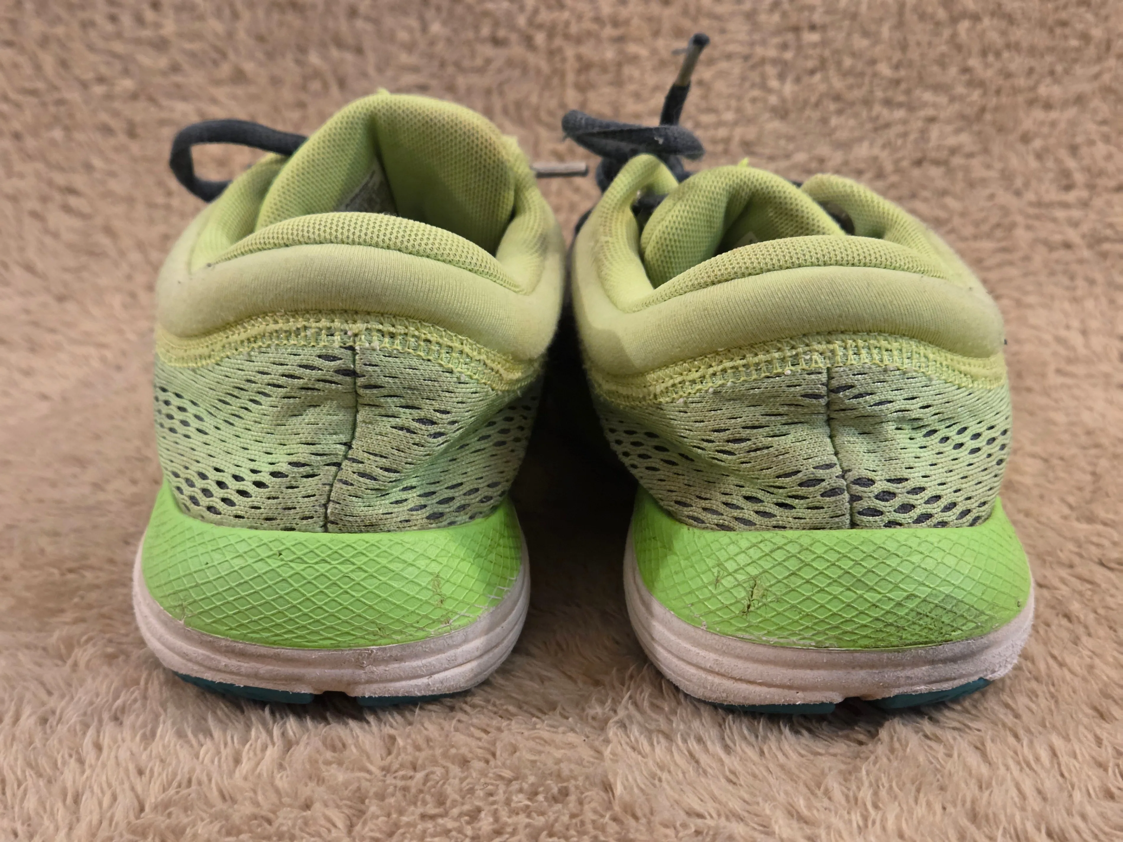 UA Charged Bandit 5 – Youth 6Y, Grey/Lime image indicator(4)