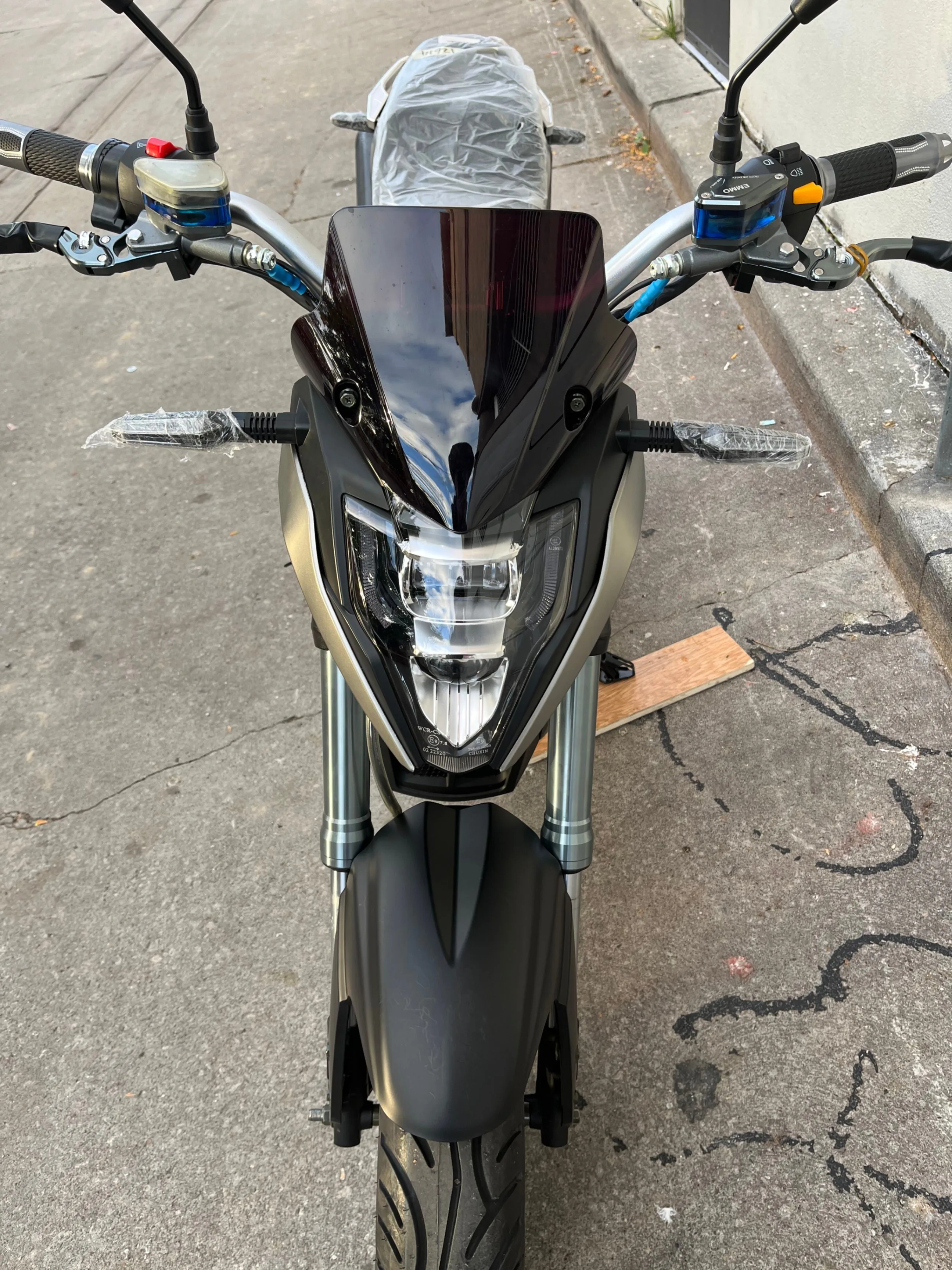 EMMO DX Electric Motorcycle | Showroom Demo / Full Warranty image indicator(7)