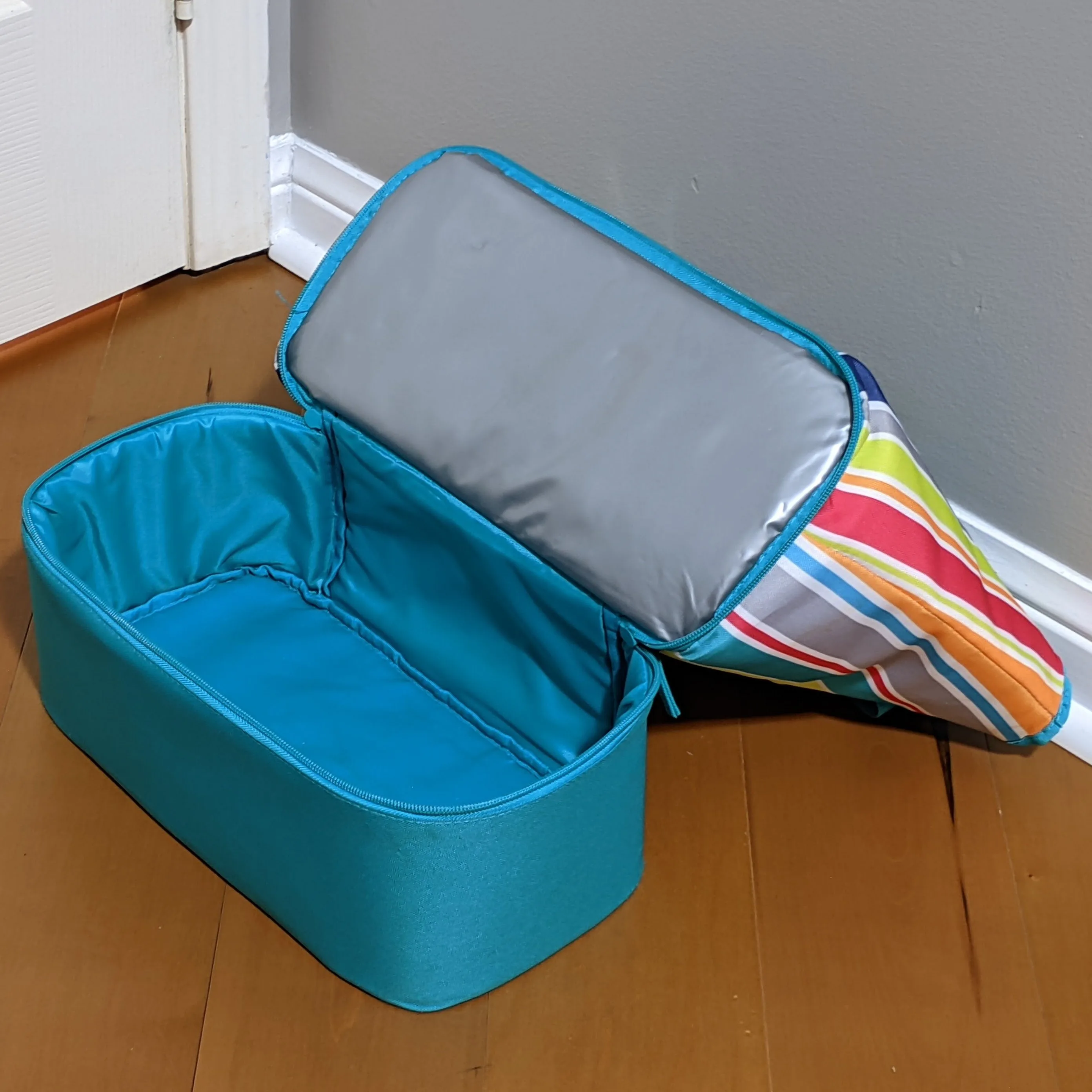 2016 Disney Mickey Mouse Large Insulated Cooler Tote Beach Bag image indicator(8)