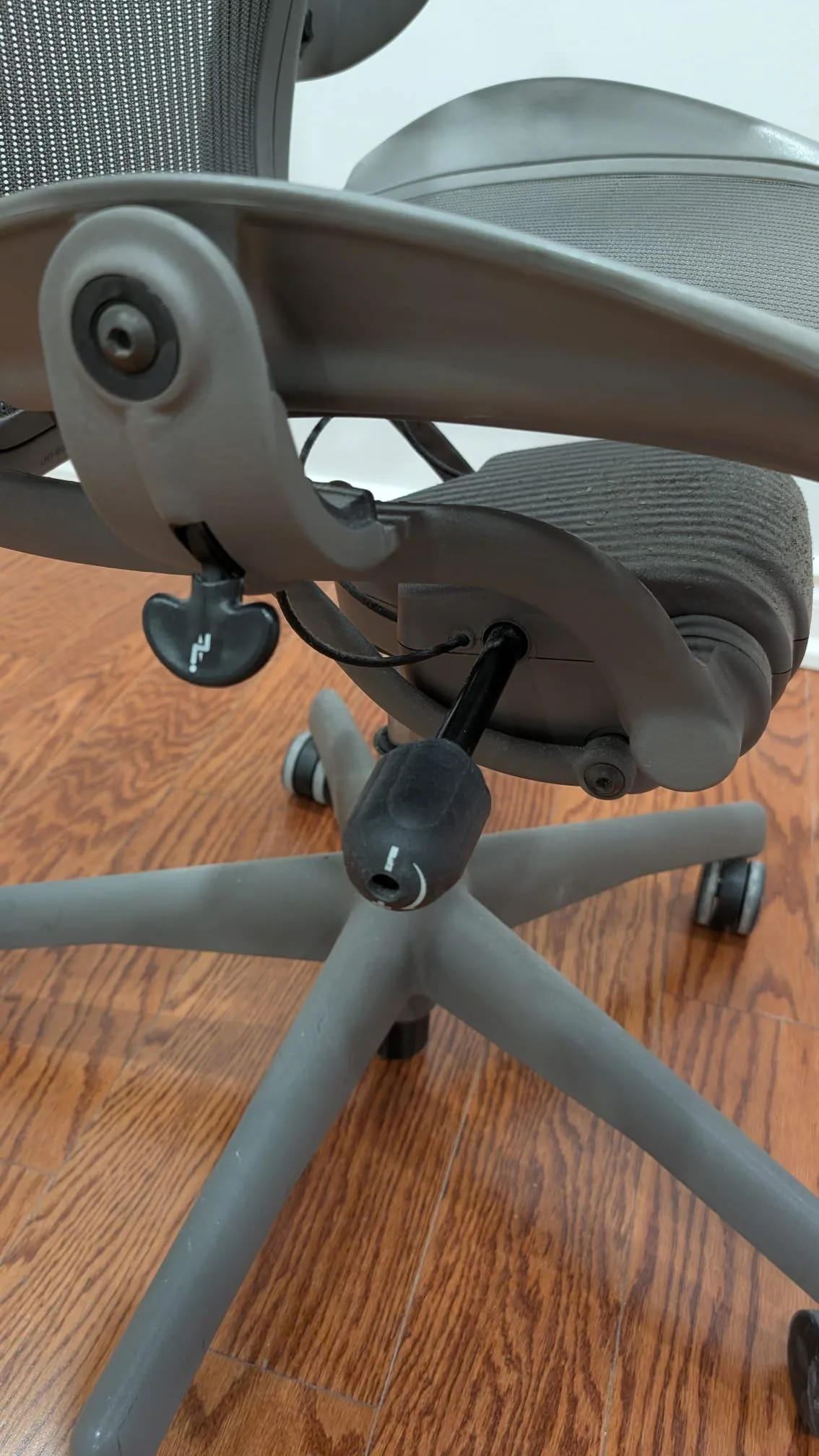 Herman Miller Aeron Office Chair - Graphite image indicator(4)