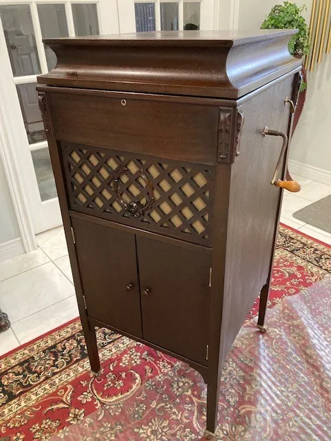 1920 Gerhard & Heintzman Phonograph image indicator(3)