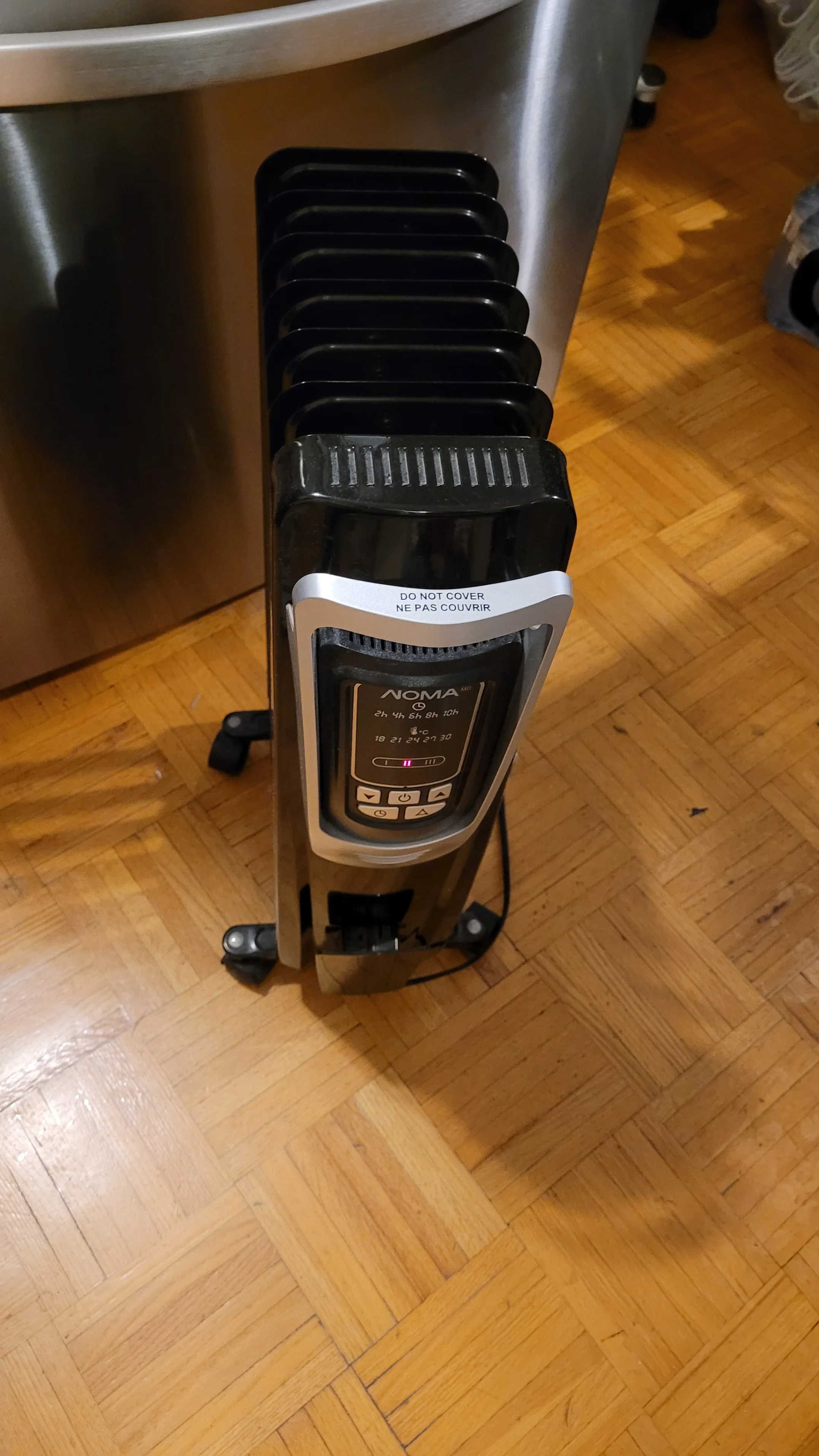 NOMA Digital Oil Filled Radiator with Adjustable Thermostat image indicator(2)