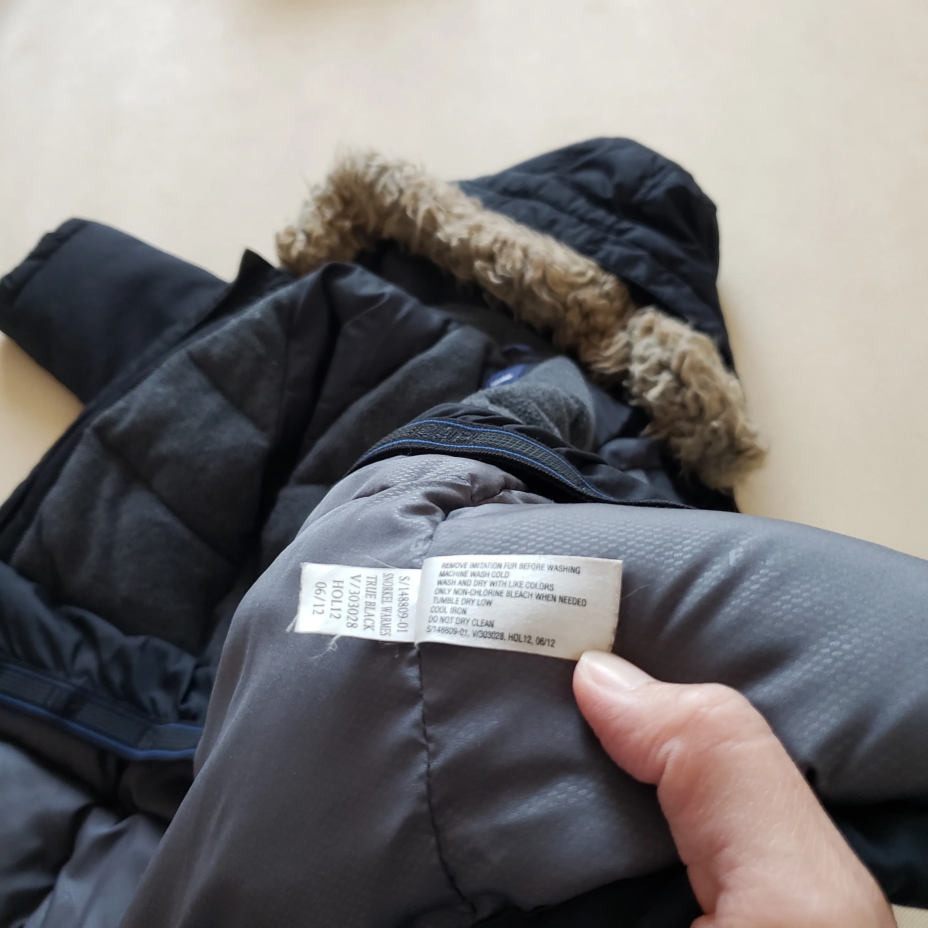 Baby Gap winter jacket - size 4 image indicator(4)
