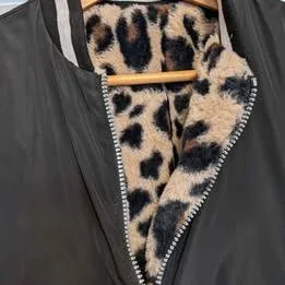 Girl's "Justice" reversible warm jacket - size 14/16 image indicator(8)