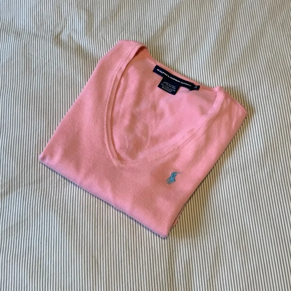 polo V-neck sweaters image indicator(4)