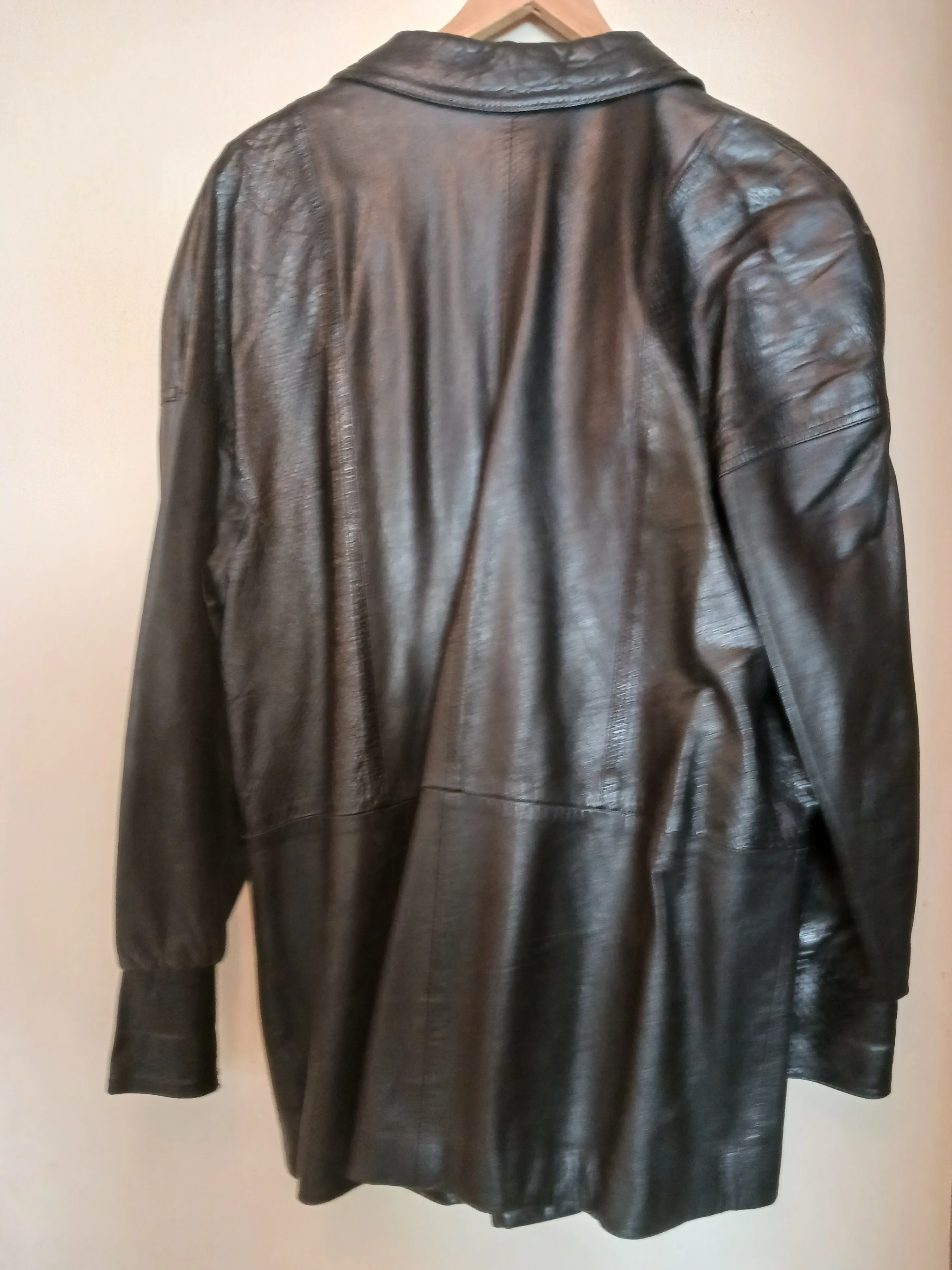 Genuine Leather Black Jacket Women Size Large-Made in Hungary image indicator(2)