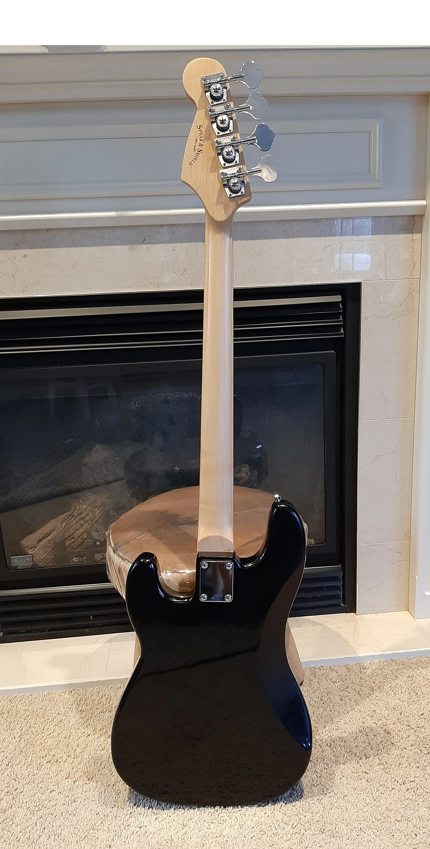 Brand New Spear & Shield 4-String Bass Guitar – Full Size SB image indicator(3)