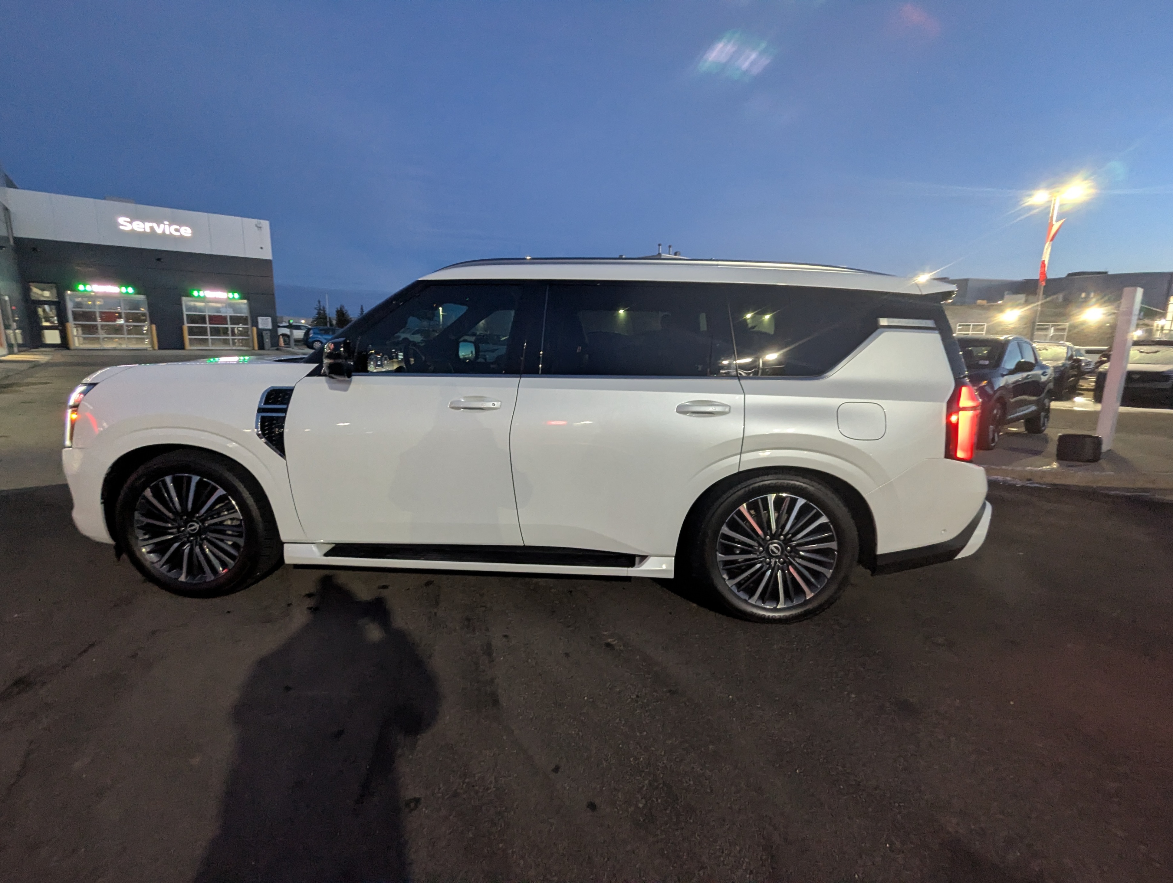 2025 Nissan Armada Platinum Reserve - photo 2