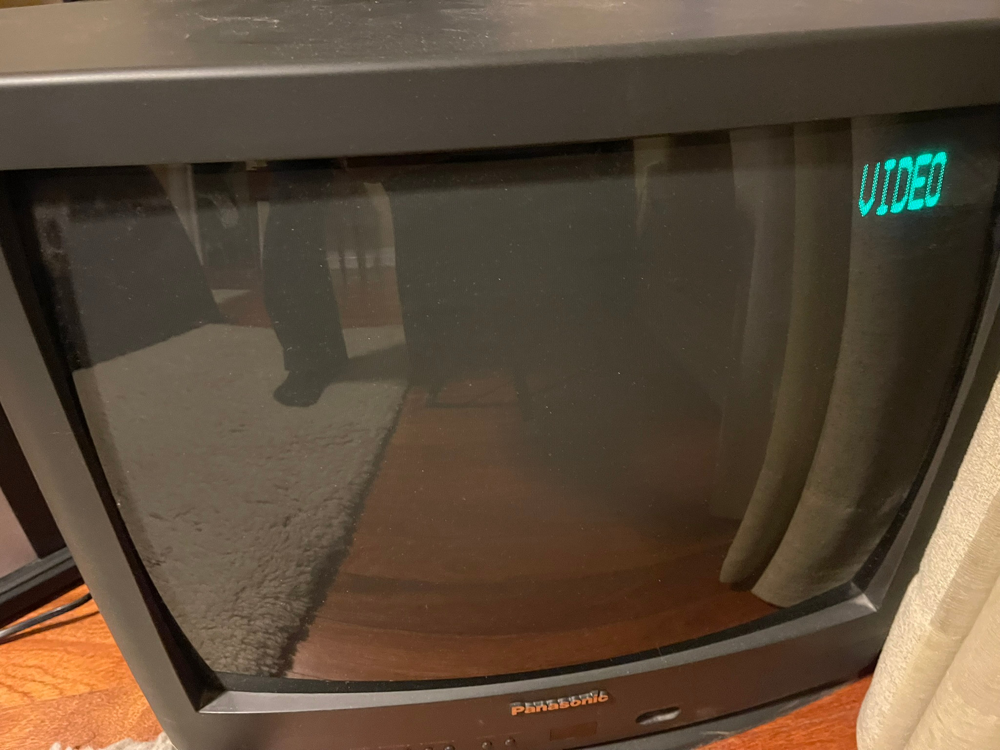 Panasonic CT-20R15CW Colour CRT TV - photo 2
