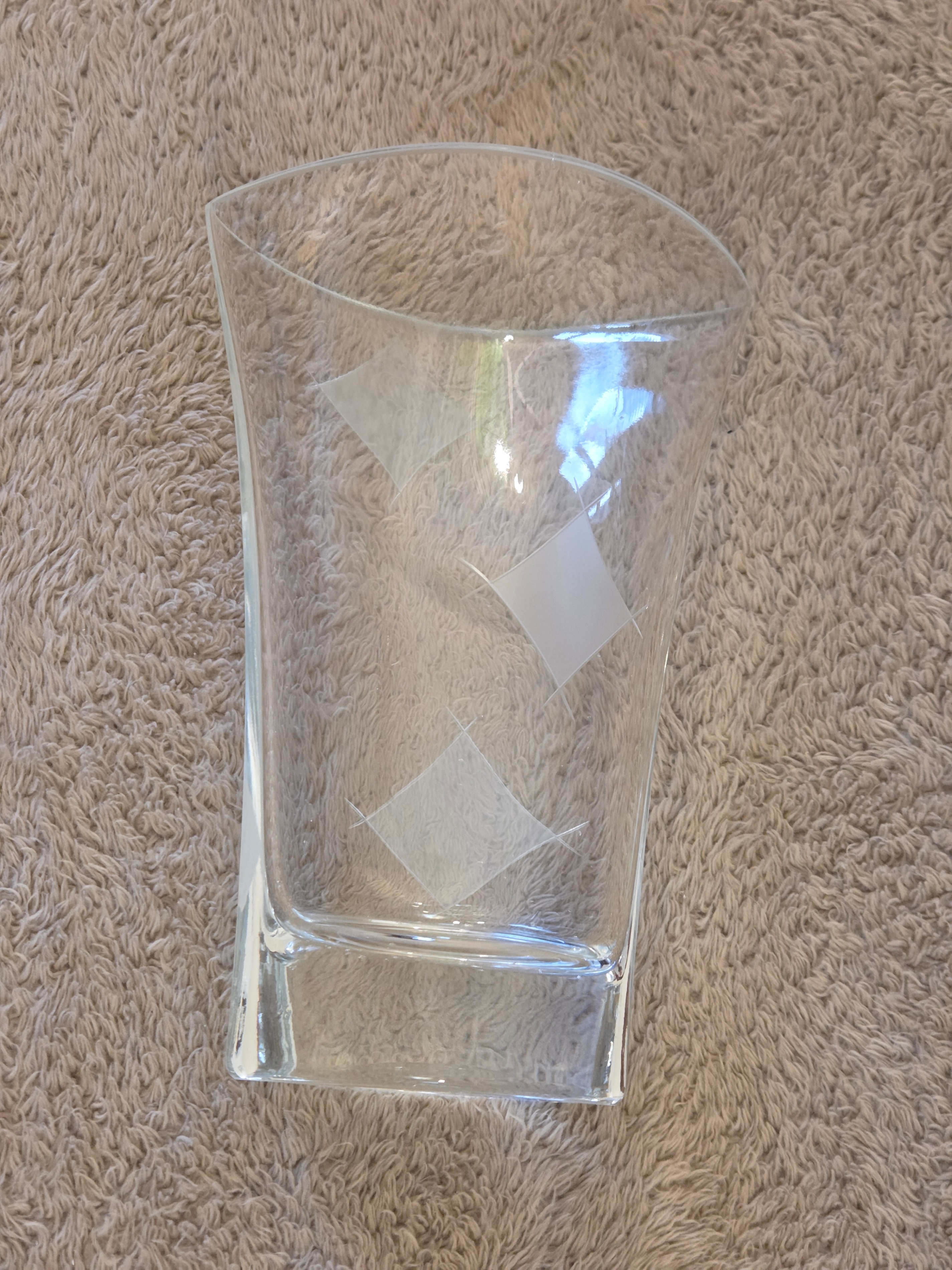 Modern clear glass vase, frosted diamond pattern, 19.5 cm - photo 2