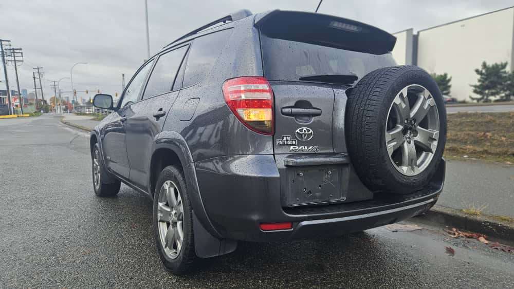 2011 Toyota Rav4 4X4, Clean Title - photo 2